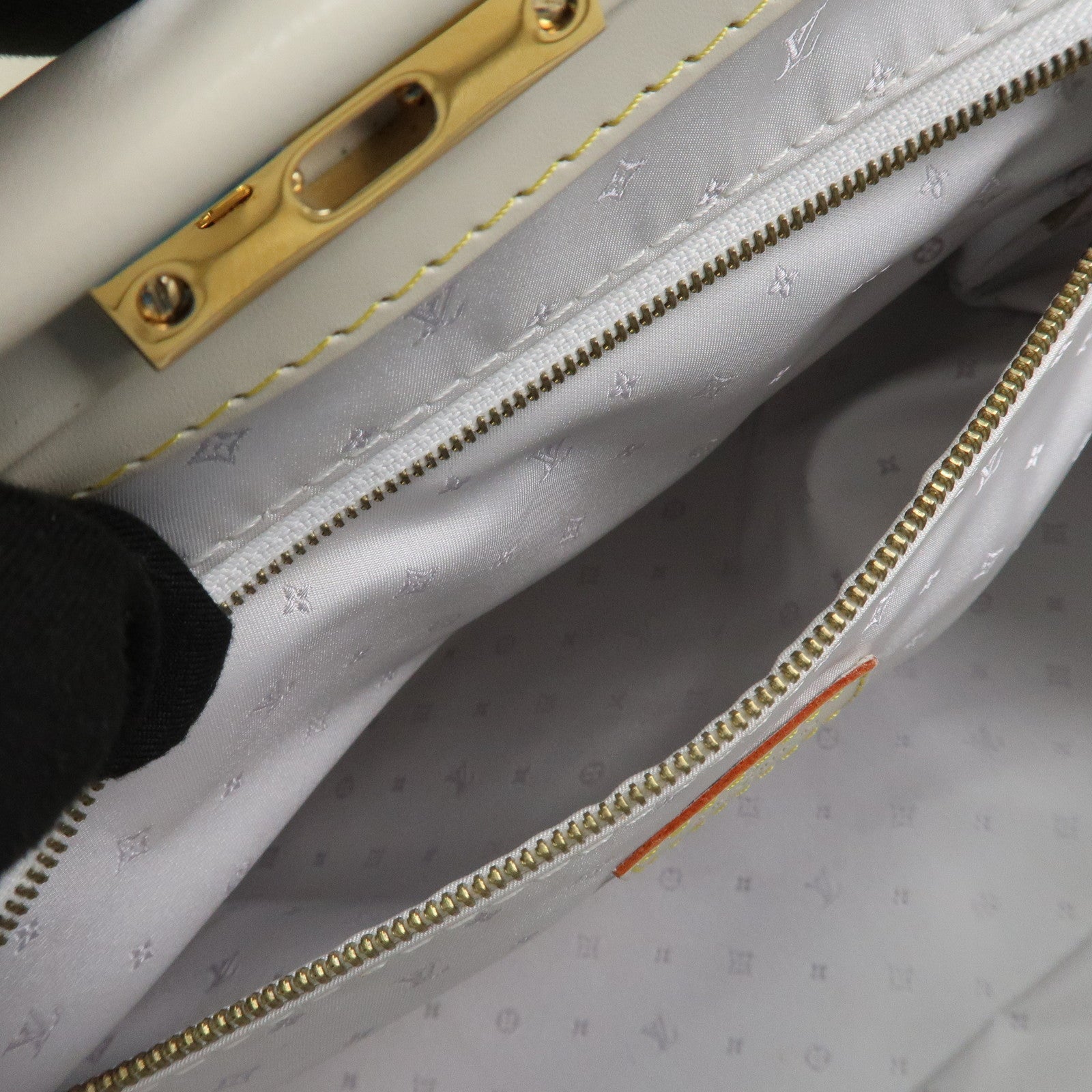 Louis Vuitton Suhari Leather PM Blanc Ivory Gold Hardware M91811 Used