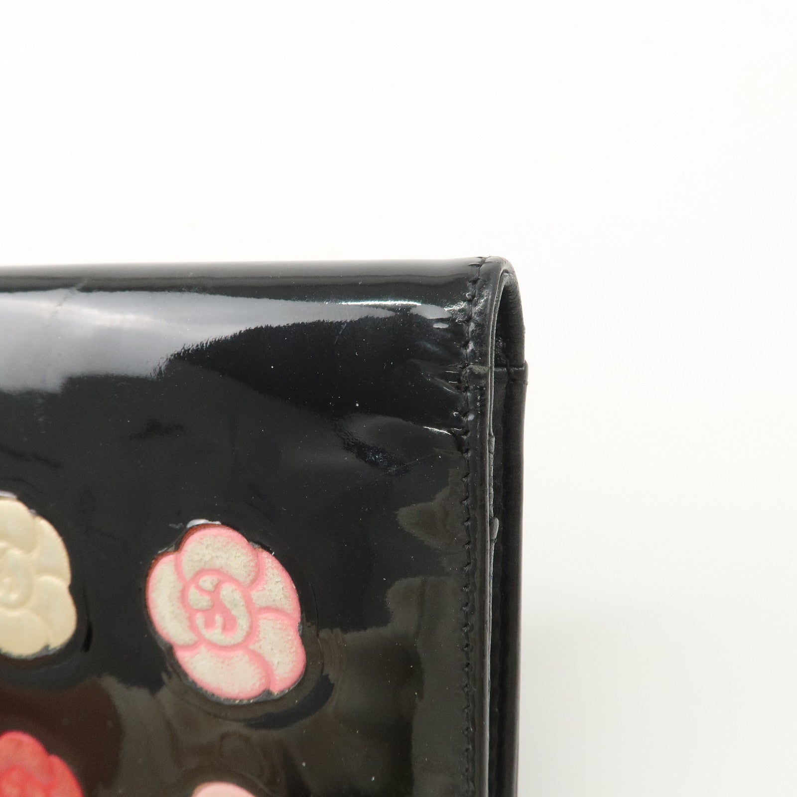 CHANEL Camelia Make Up Palette Patent Leather Long Wallet A46074 Used