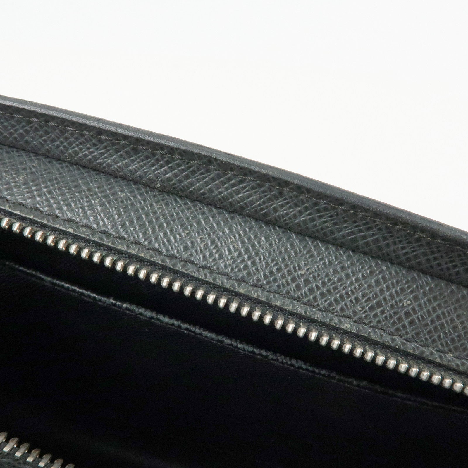 Louis Vuitton Taiga Baikal Leather Clutch Bag Pouch Ardoise M30182