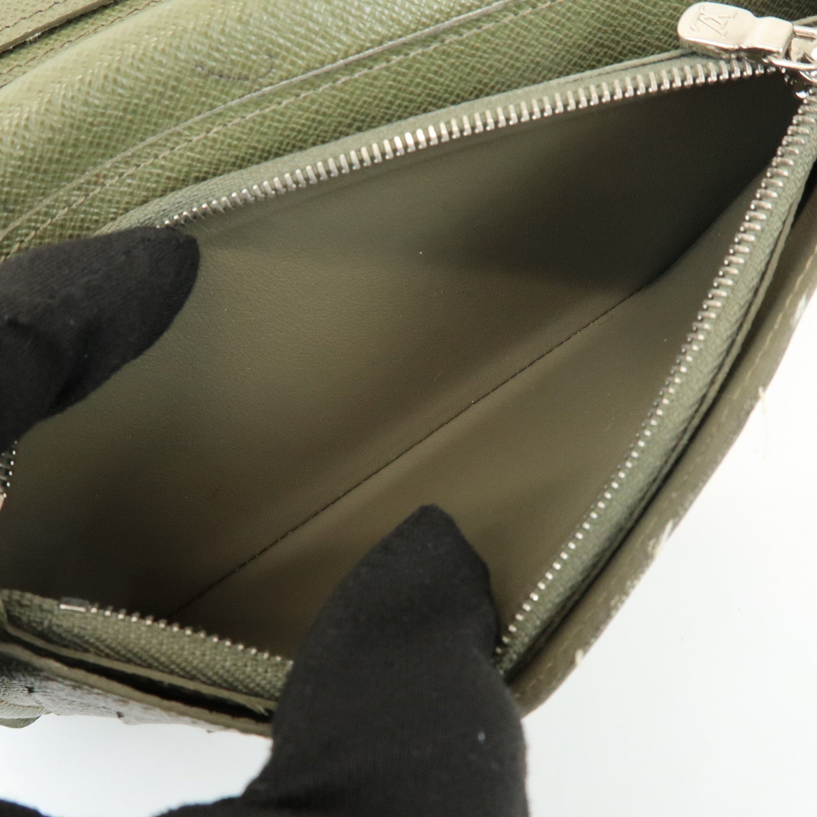 Louis Vuitton Epi Leather Portefeuille Brazza Wallet Khaki M61819