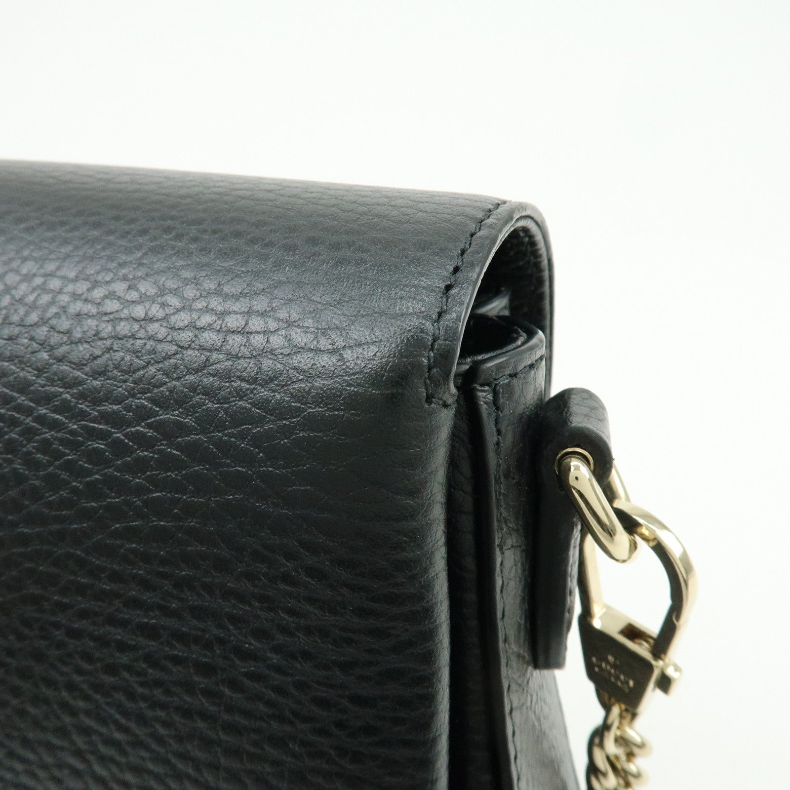 GUCCI Logo Interlocking G Leather Chain Shoulder Bag Black 607720
