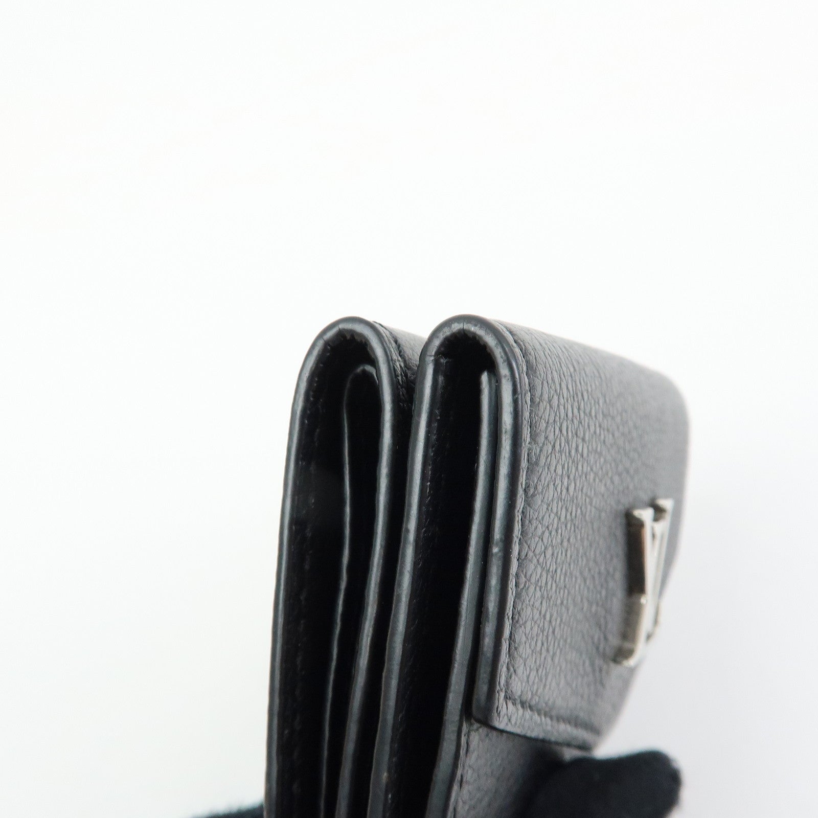 Louis Vuitton Lockme Portefeuille Lock Mini Compact Wallet M63921