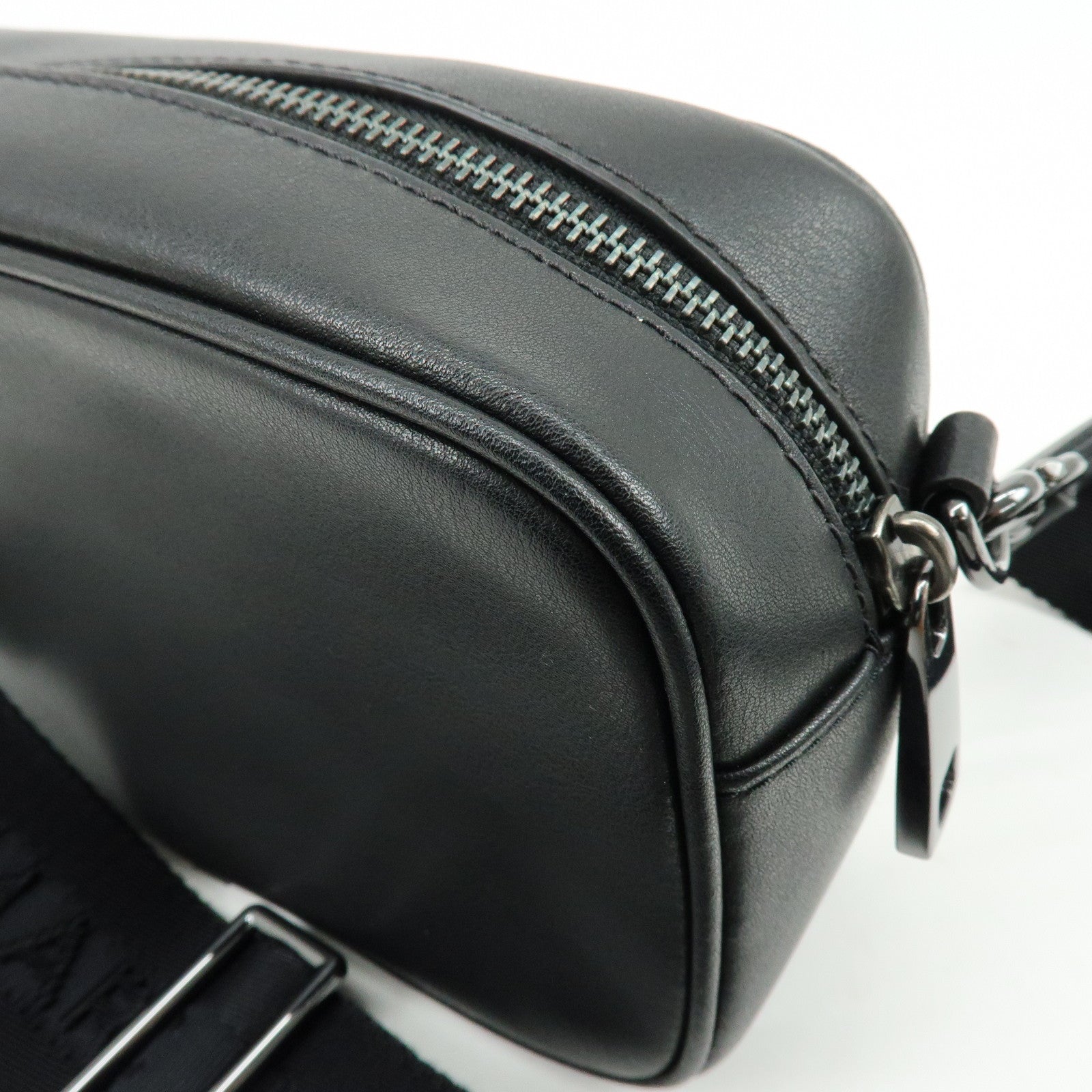 MARC JACOBS Leather Nylon Shoulder Bag Crossbody Bag Black