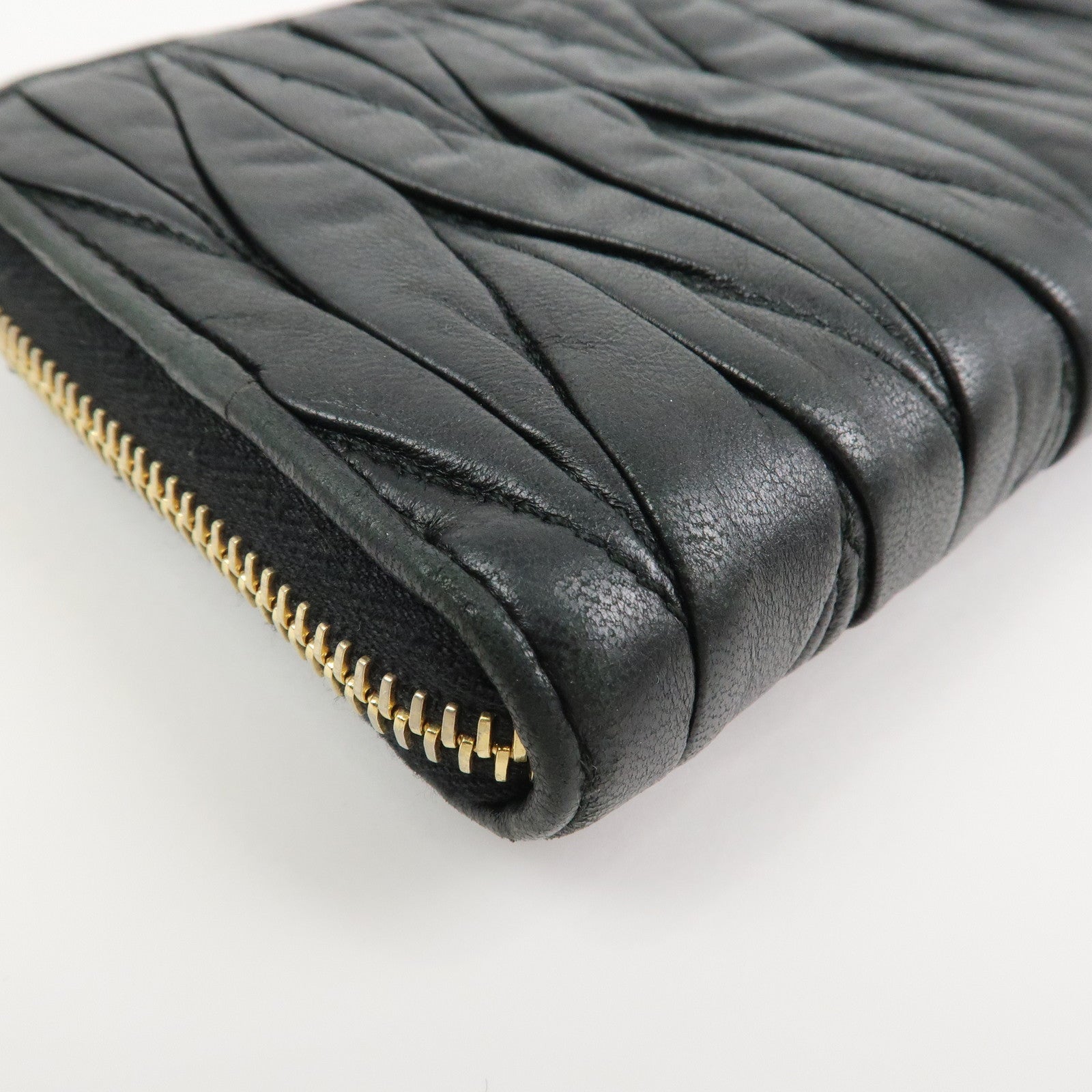 MIU MIU Matelasse Nappa Leather Zippy Long Wallet Black