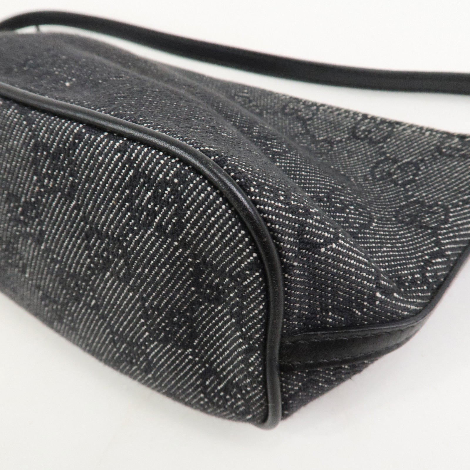 GUCCI Boat Bag Logo GG Canvas Leather Pouch Hand Bag Black 07198