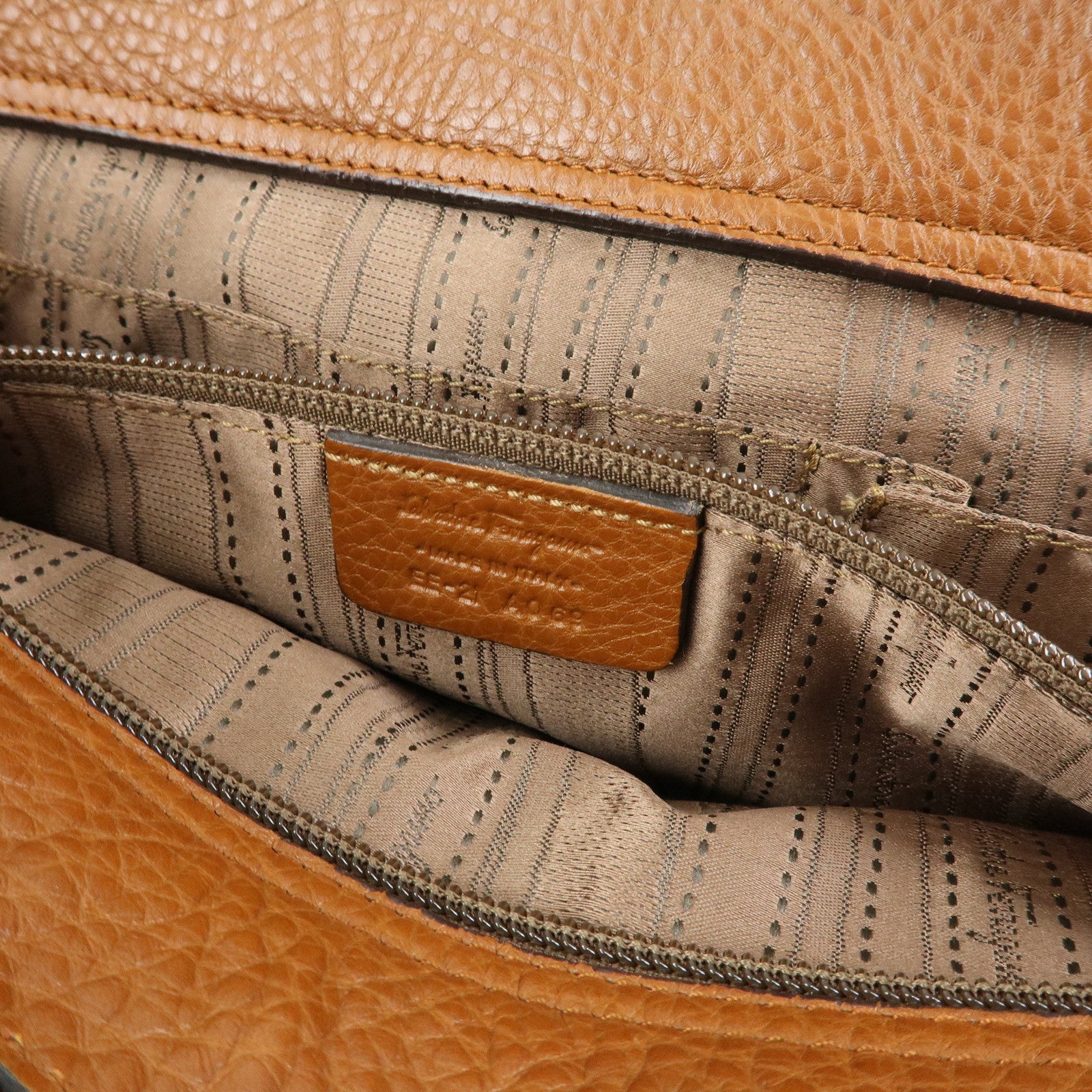 Ferragamo Gancini Leather Pleated Shoulder Bag Hand Bag Brown