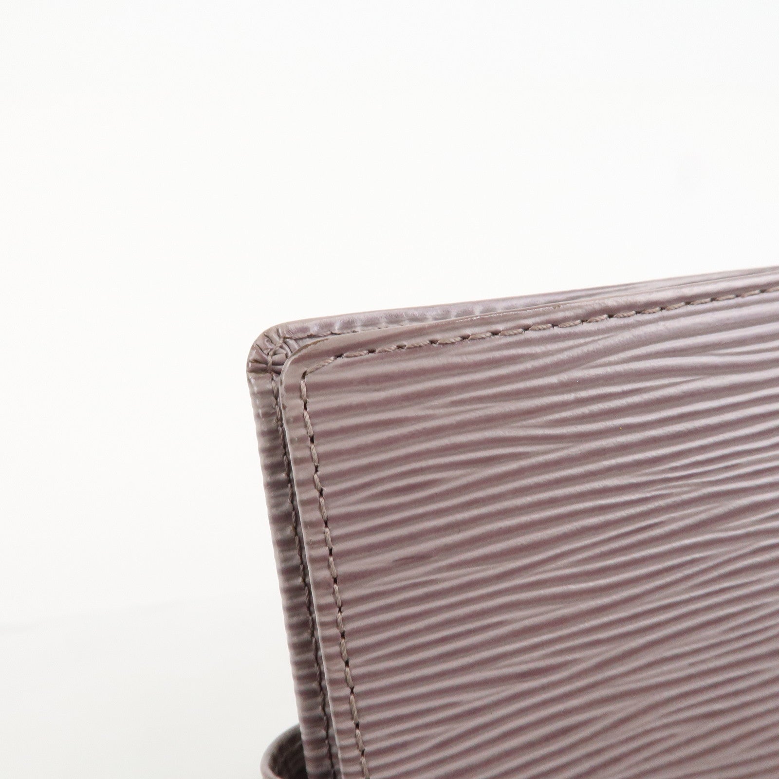 Louis Vuitton Epi Porte Billets Compact Wallet Lilac M6355B