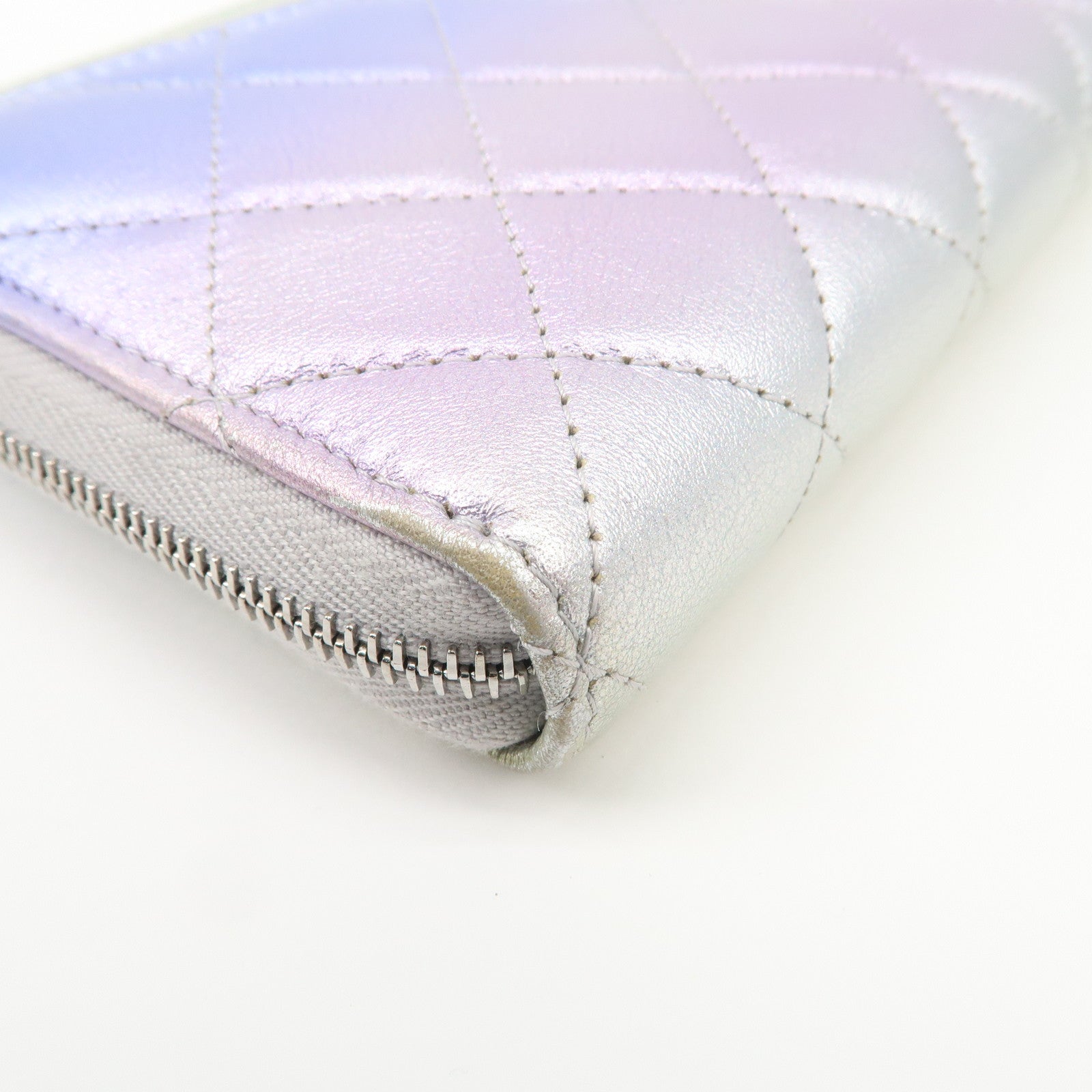 CHANEL COCO Mark Matelasse Leather Round Zippy Wallet Multicolor