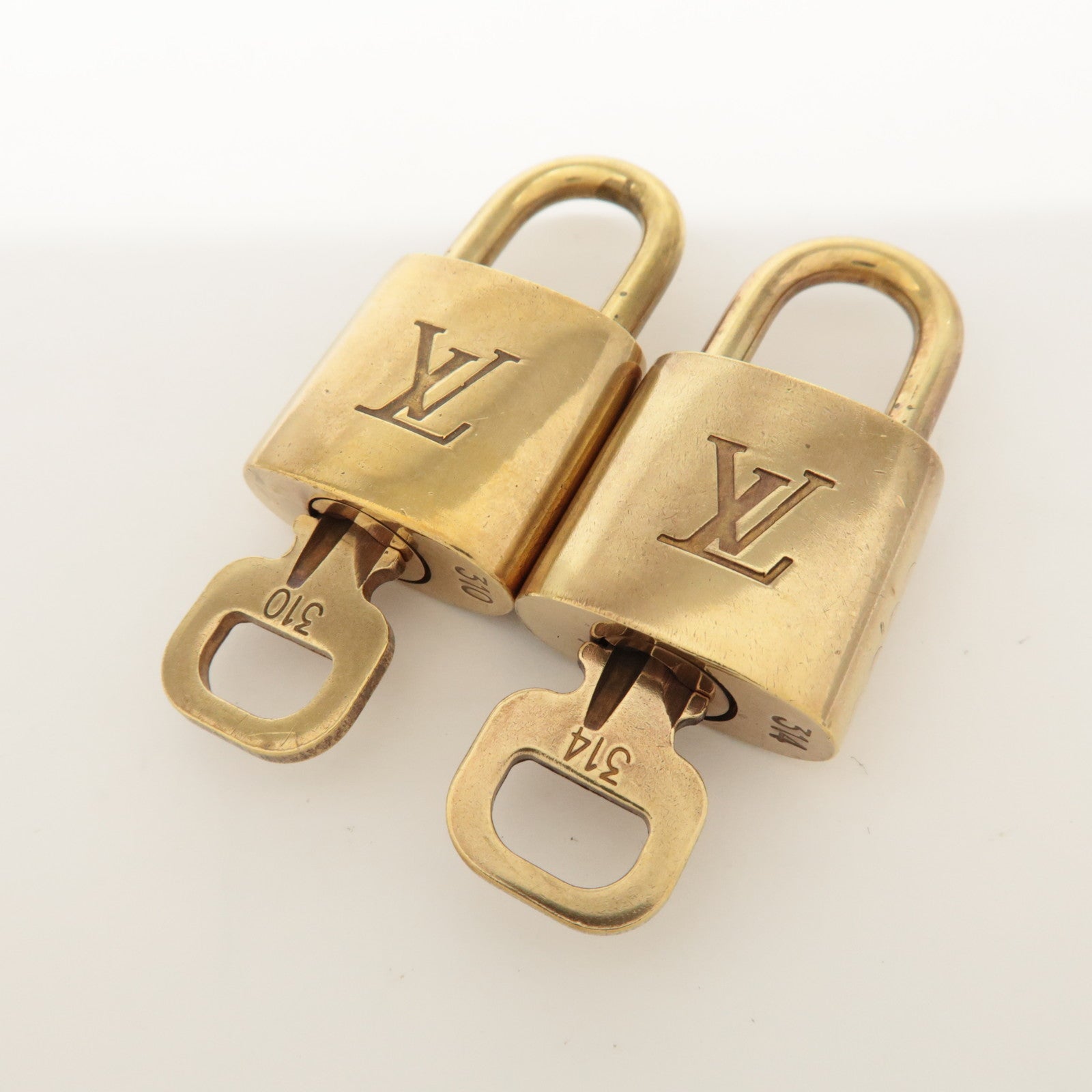 Louis Vuitton Set of 10 Lock & Key Cadena Key Lock Metal Gold Used Used