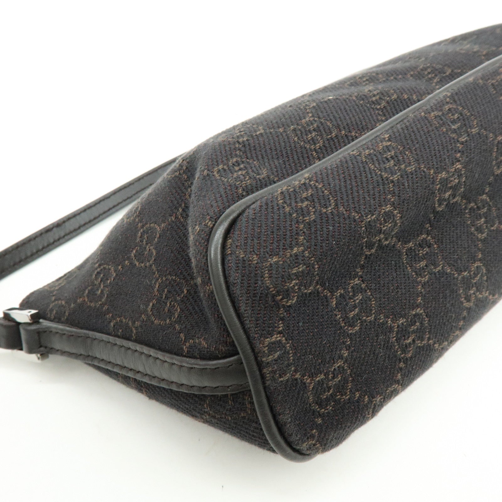 GUCCI Boat Bag GG Canvas Accessory Pouch Hand Bag Brown 07198