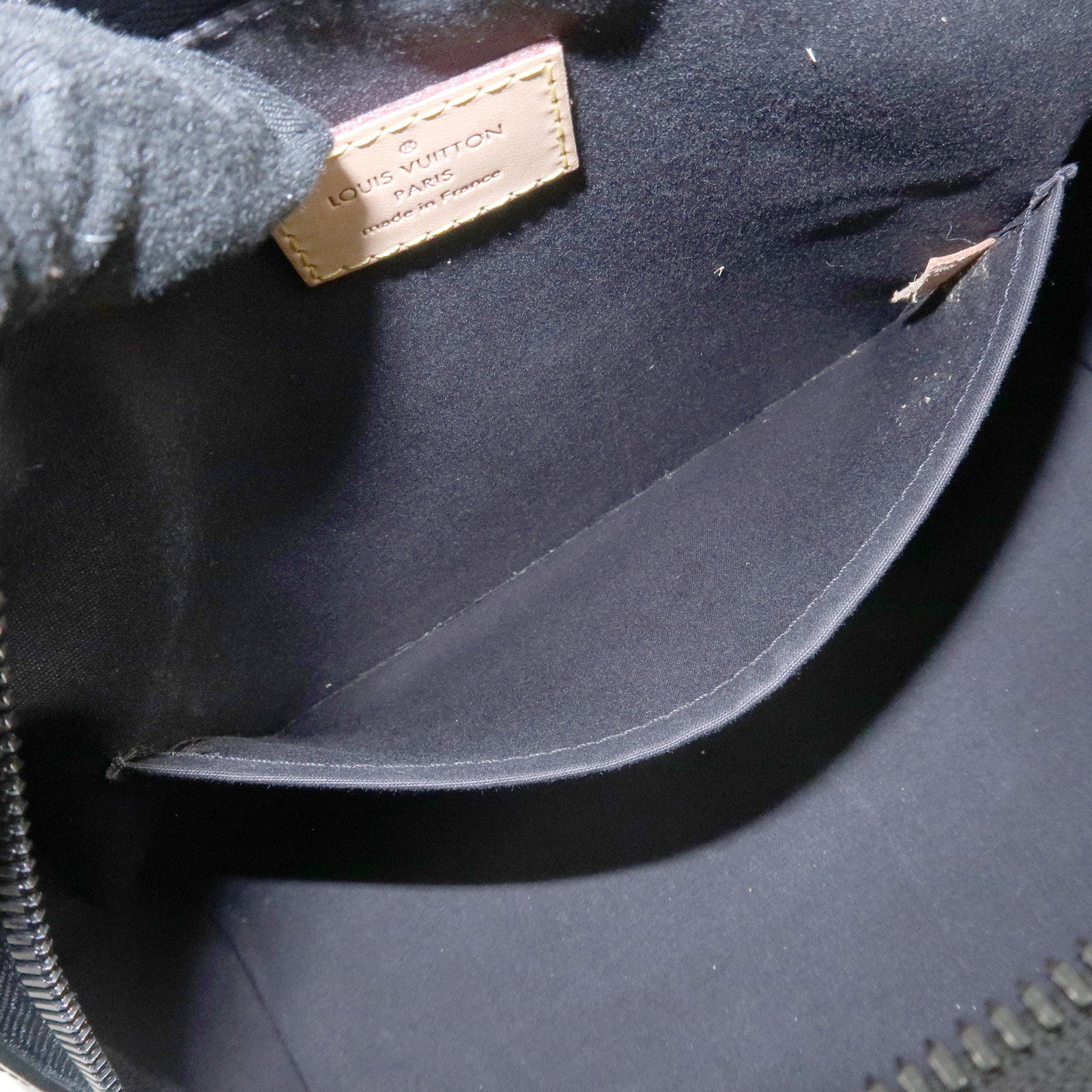 Louis Vuitton Monogram Vernis Leather Montana Hand Bag Noir M90060