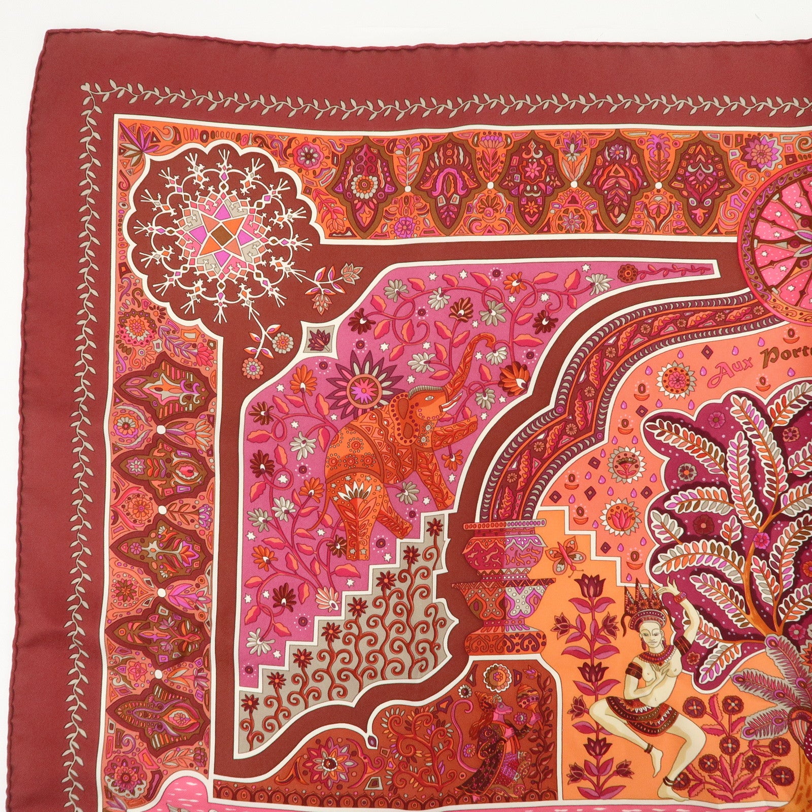 HERMES Carre 90 Silk 100% Aux Portes du Palais Scarf Red