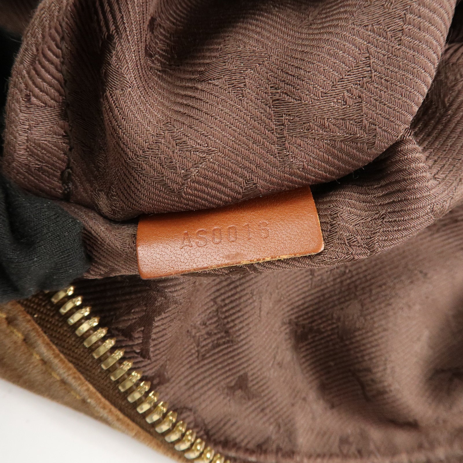 Louis Vuitton Monogram Mahina Onata PM Suede Shoulder Bag M95123 Used