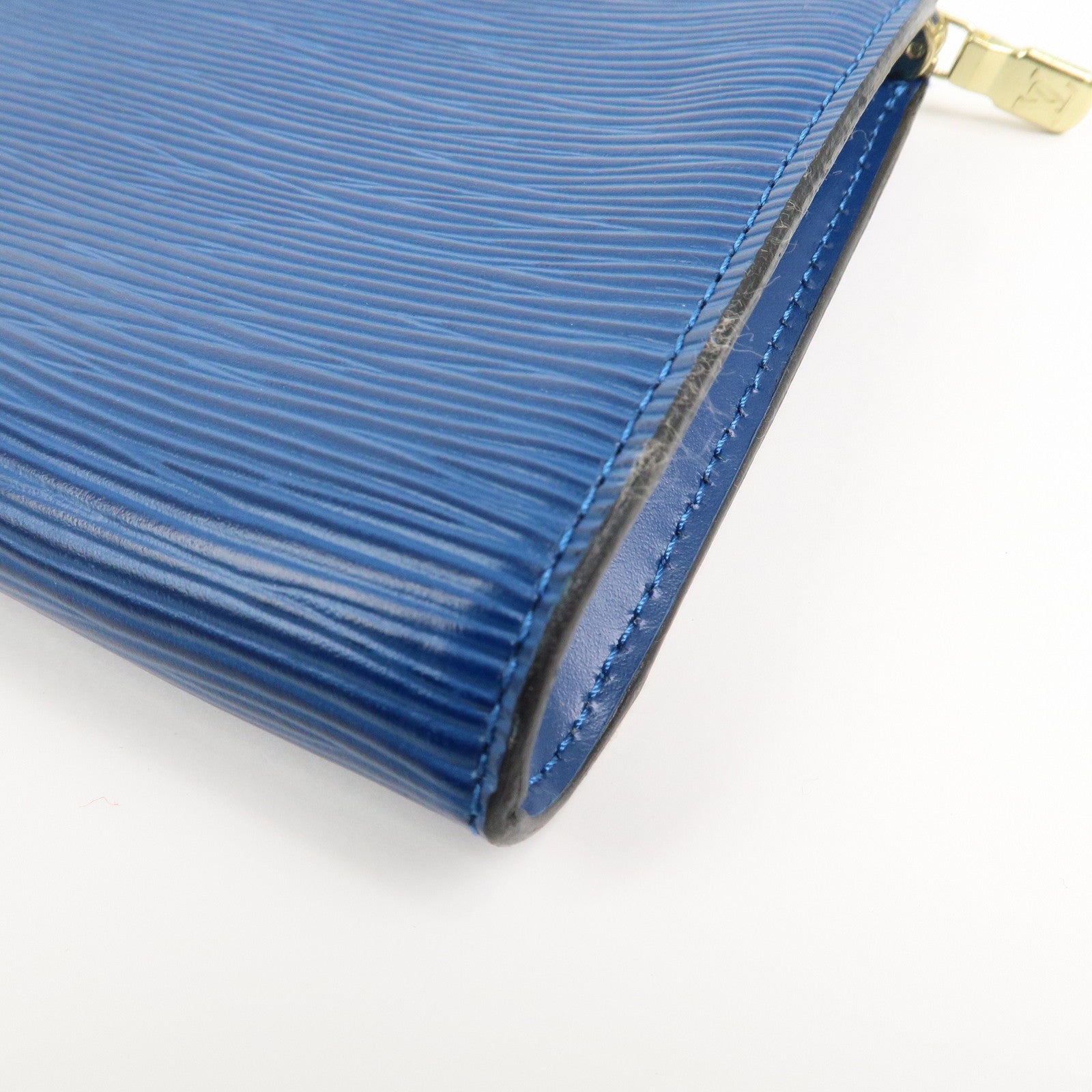 Louis Vuitton Epi Pochette Accessoires Pouch Toledo Blue M52945