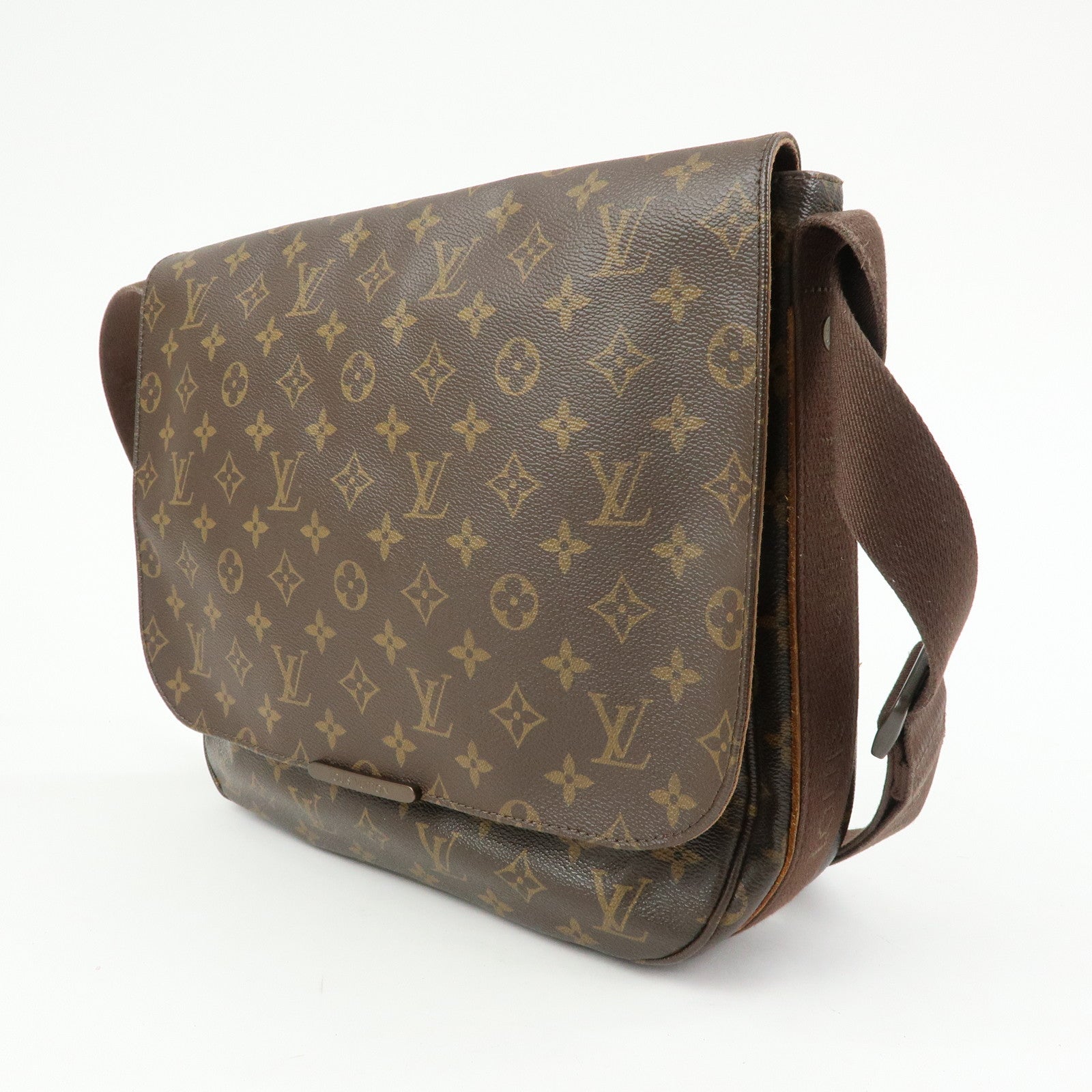Louis Vuitton Monogram Messenger Beaubourg MM Canvas Bag M97038