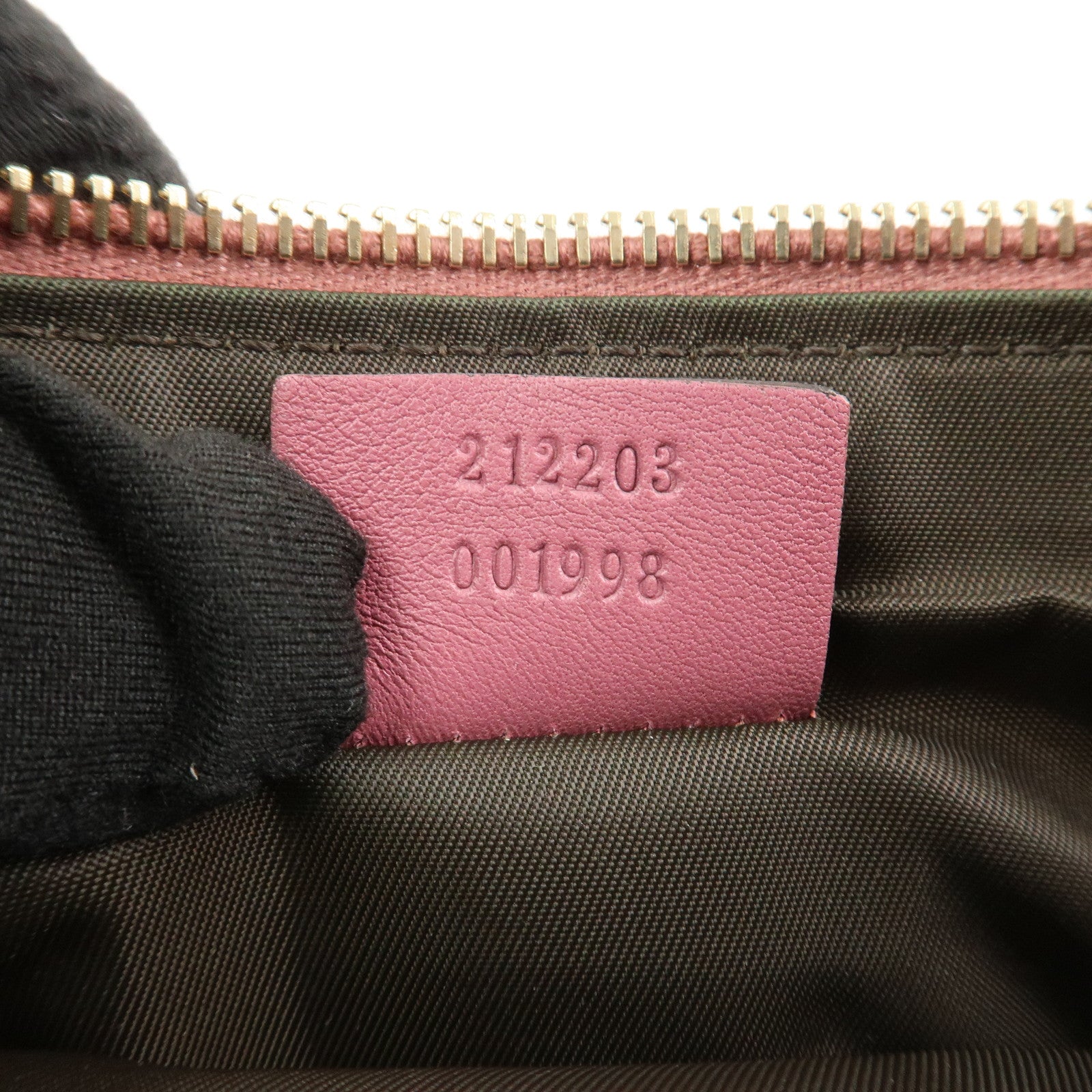 GUCCI Interlocking G Micro Guccissima Leather Pouch Pink 212203