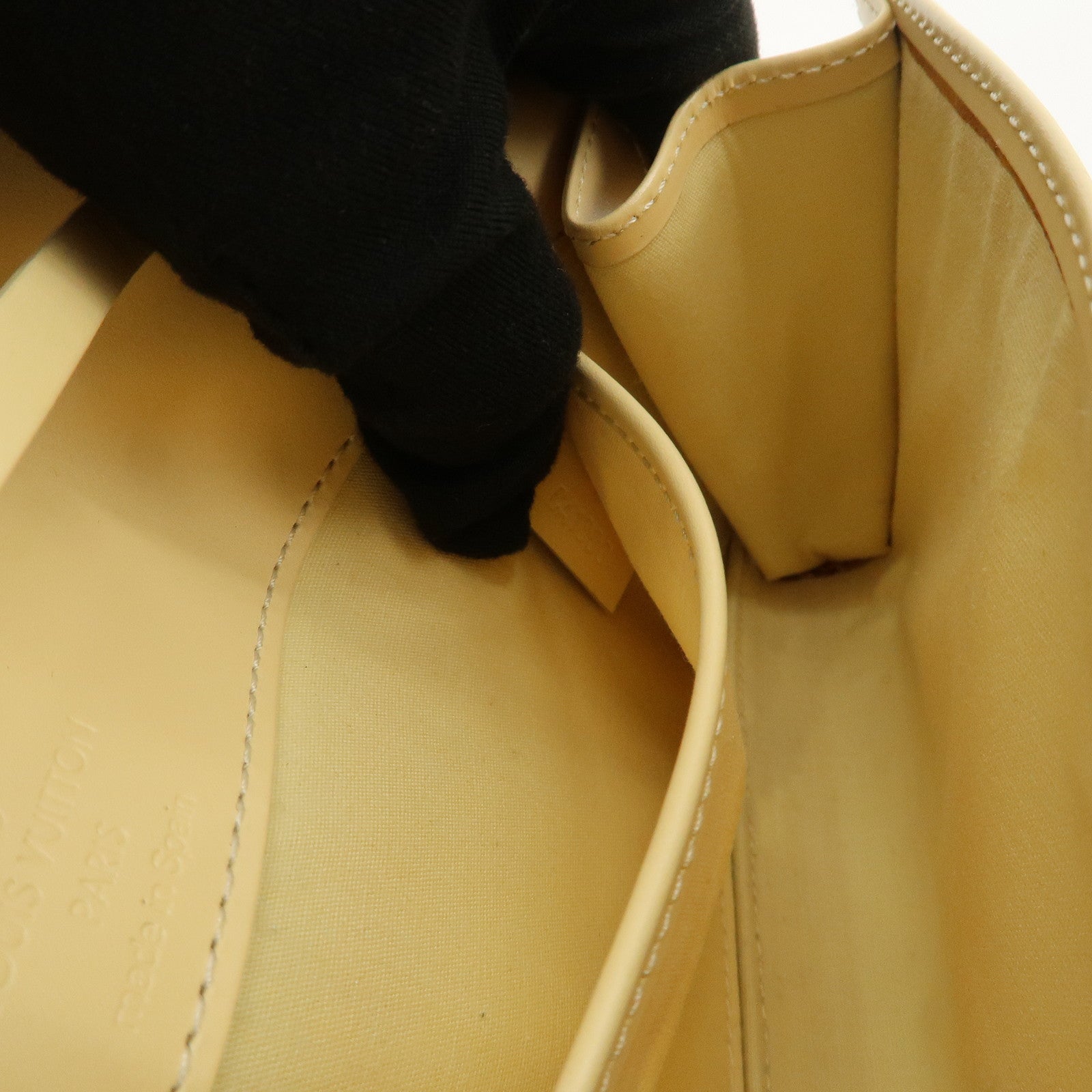 Louis Vuitton Epi Leather Honfleur Shoulder Bag Vanille M5273A