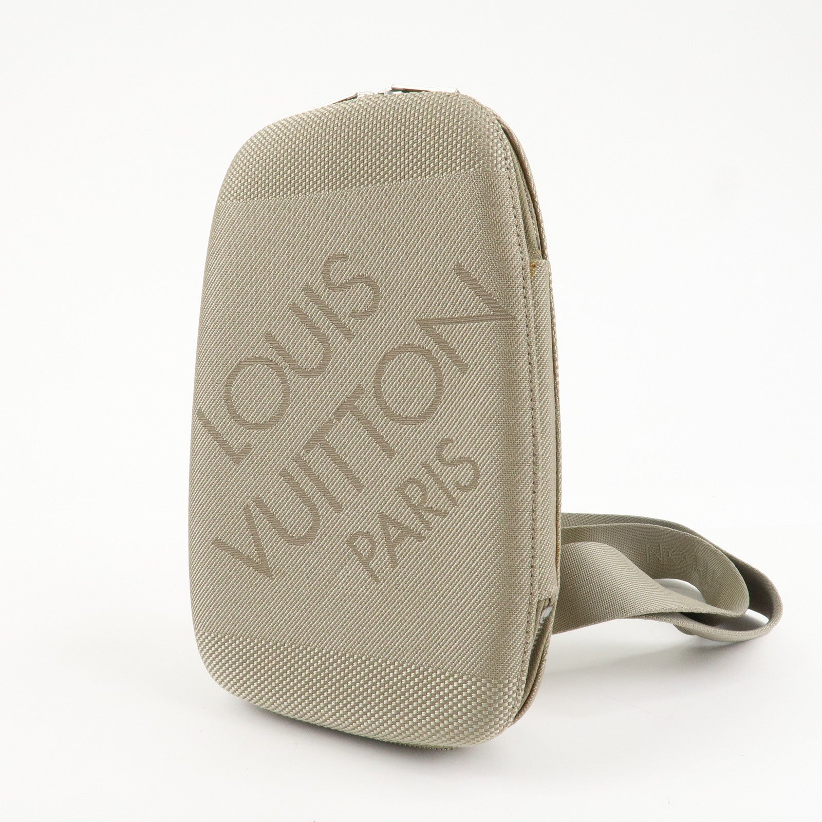 Louis Vuitton Damier Geant Mage Body Bag Silver HDW Terre M93500 Used