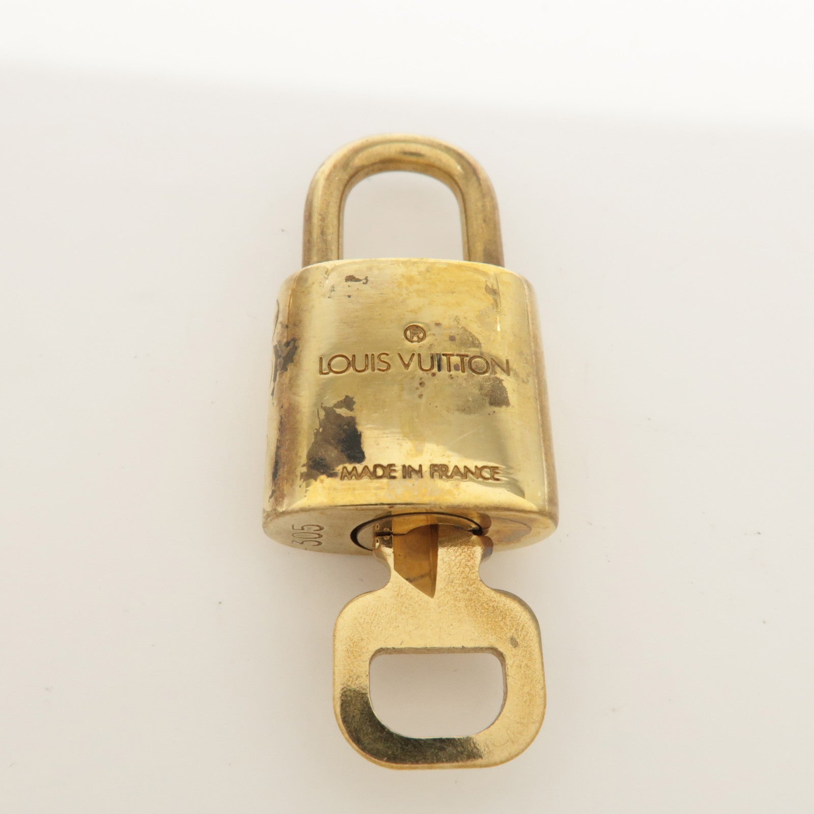 Louis Vuitton Set of 10 Lock & Key Cadena Key Lock Metal Gold