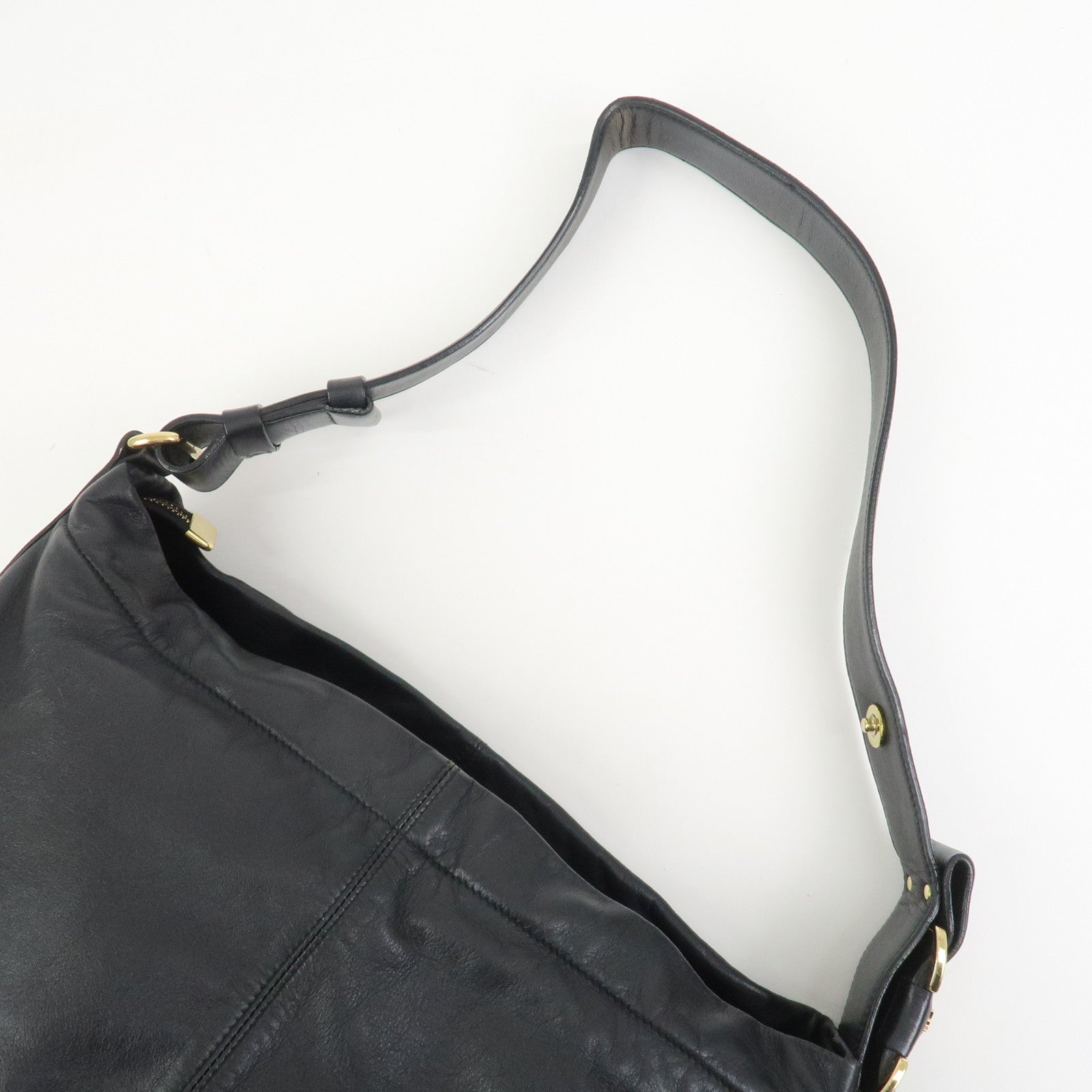 Ferragamo Vara Ribbon Leather Shoulder Bag Hand Bag Black