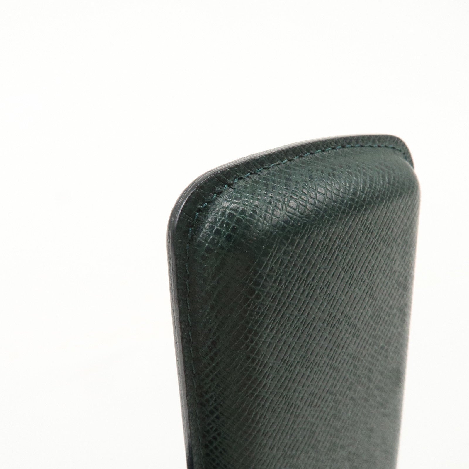 Louis Vuitton Taiga Leather Etui 3 Robusto Cigarette Case Epicea Used