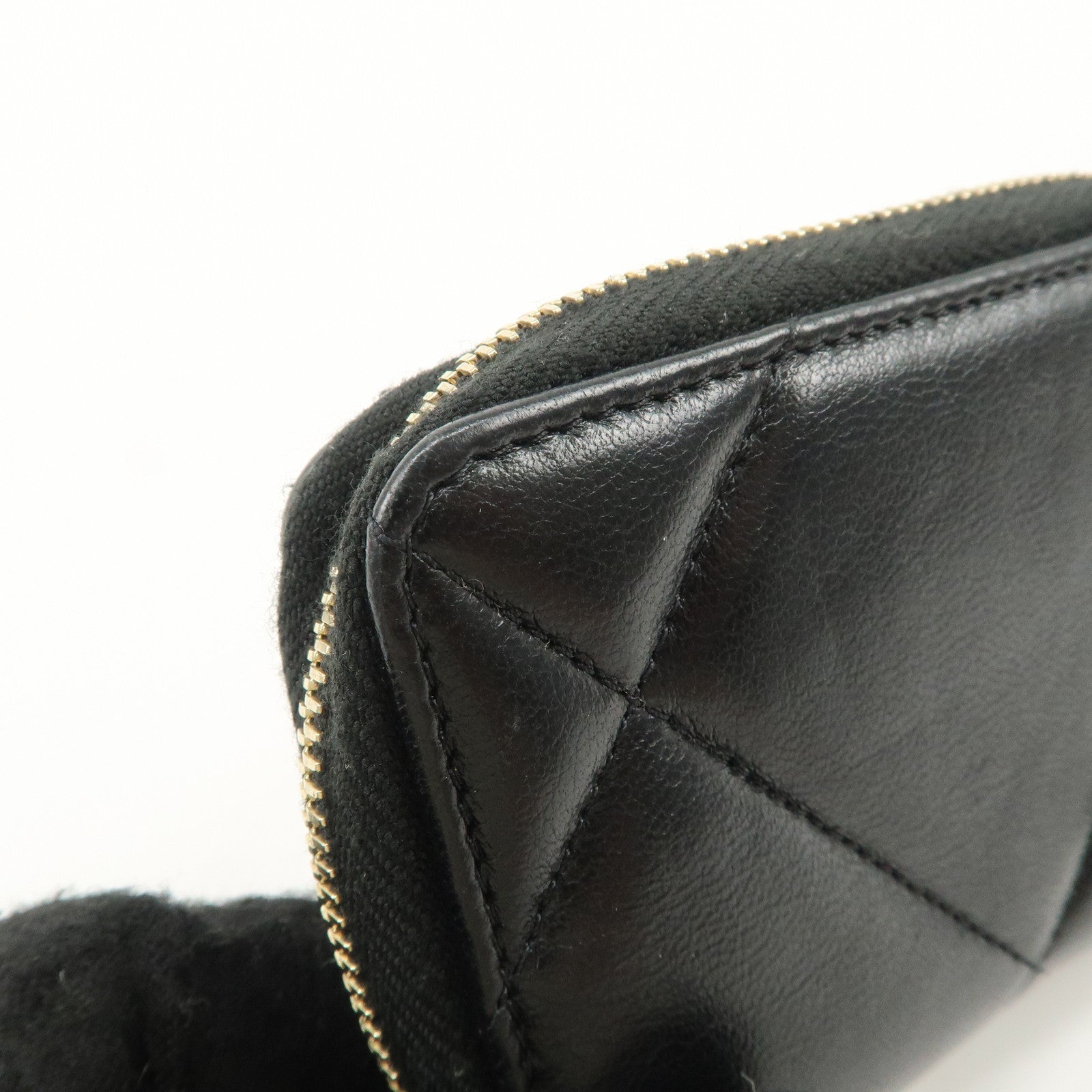 CHANEL COCO Mark Matelasse Lamb Skin Round Zippy Coin Purse AP0949 Used