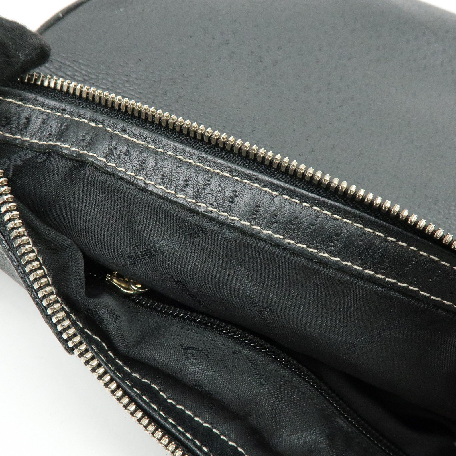 Ferragamo Gancini Leather Shoulder Bag Hand Bag Black