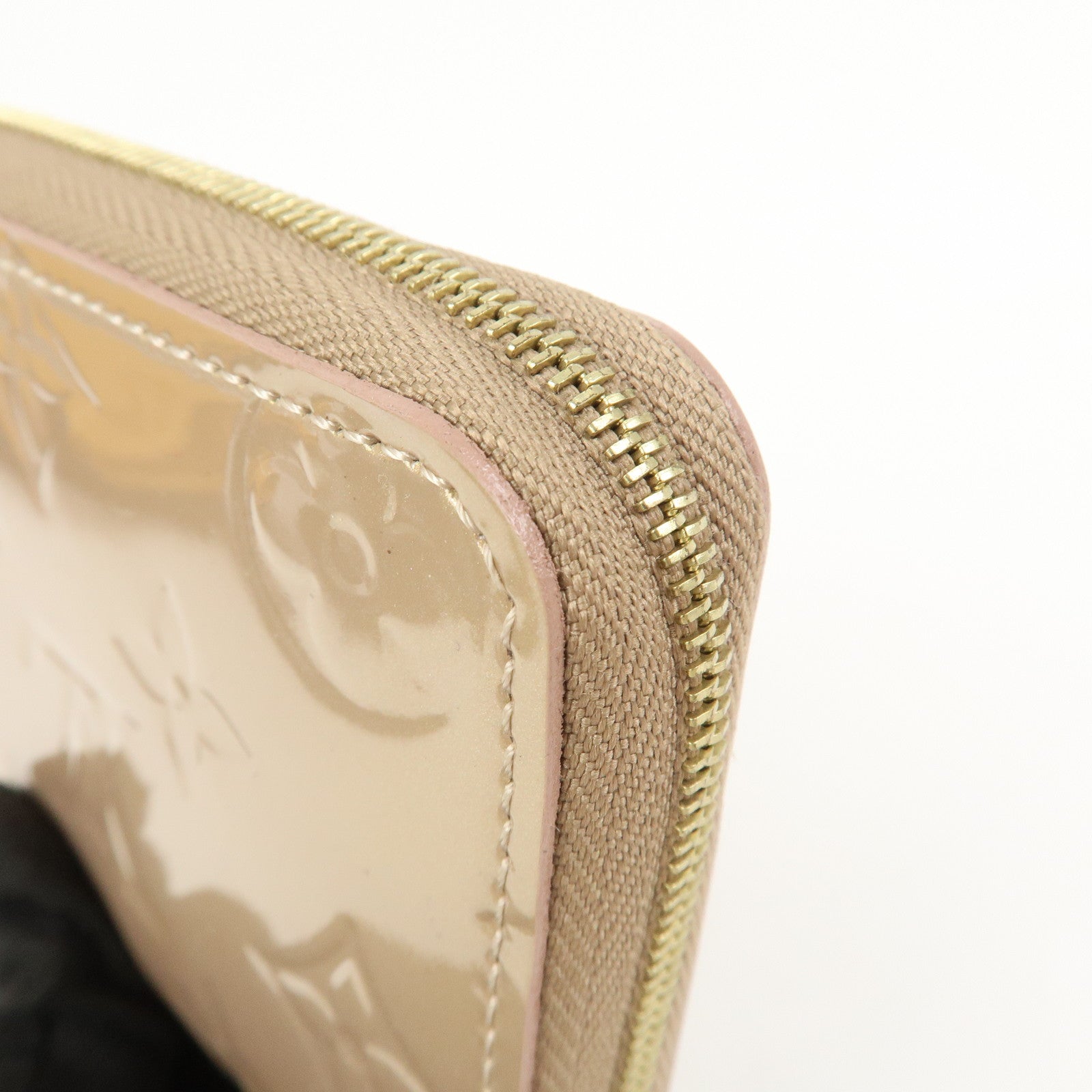 Louis Vuitton Monogram Vernis Round Zippy Coin Purse Beige M91762