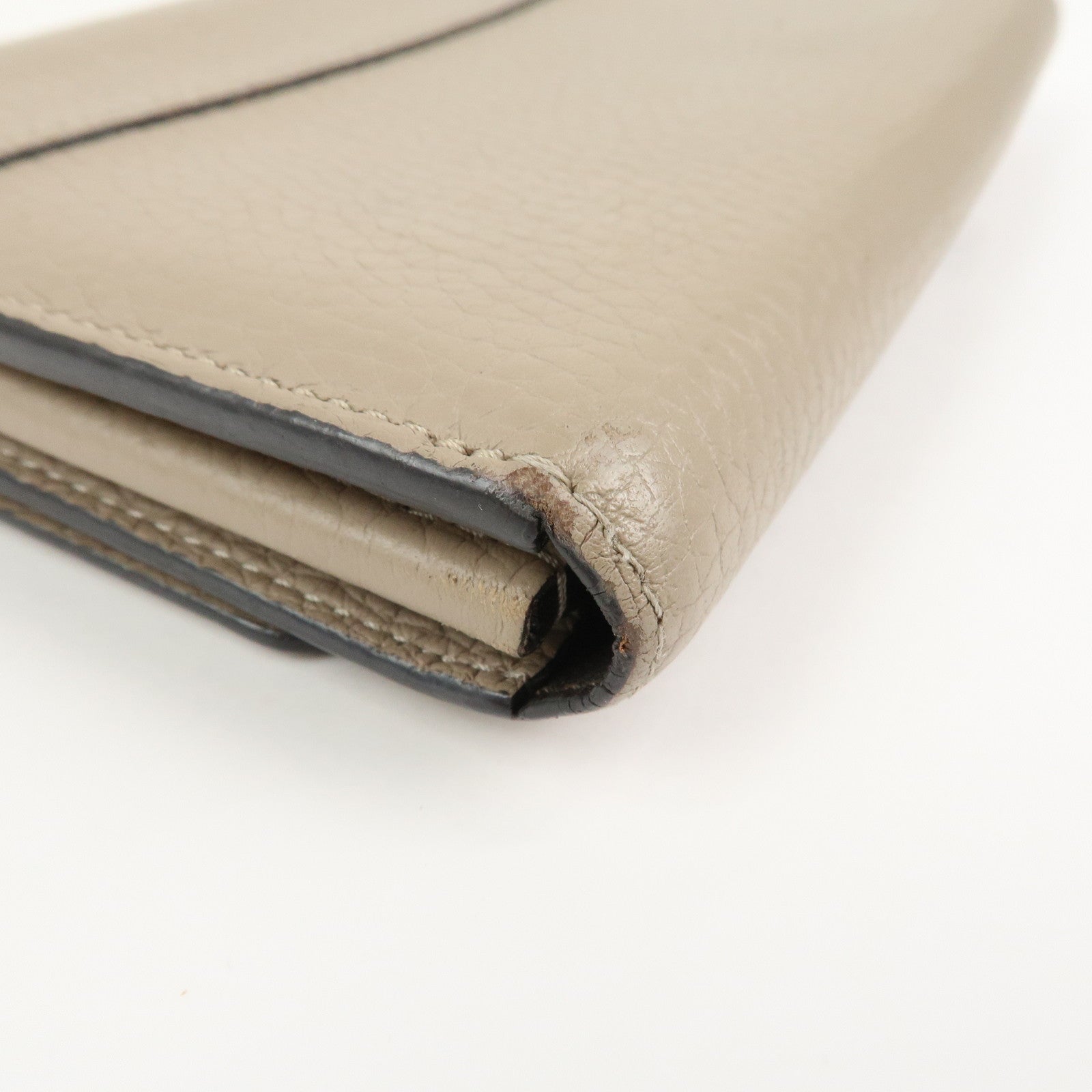 Louis Vuitton Capucines Taurillon Leather Long Wallet Galet M61249