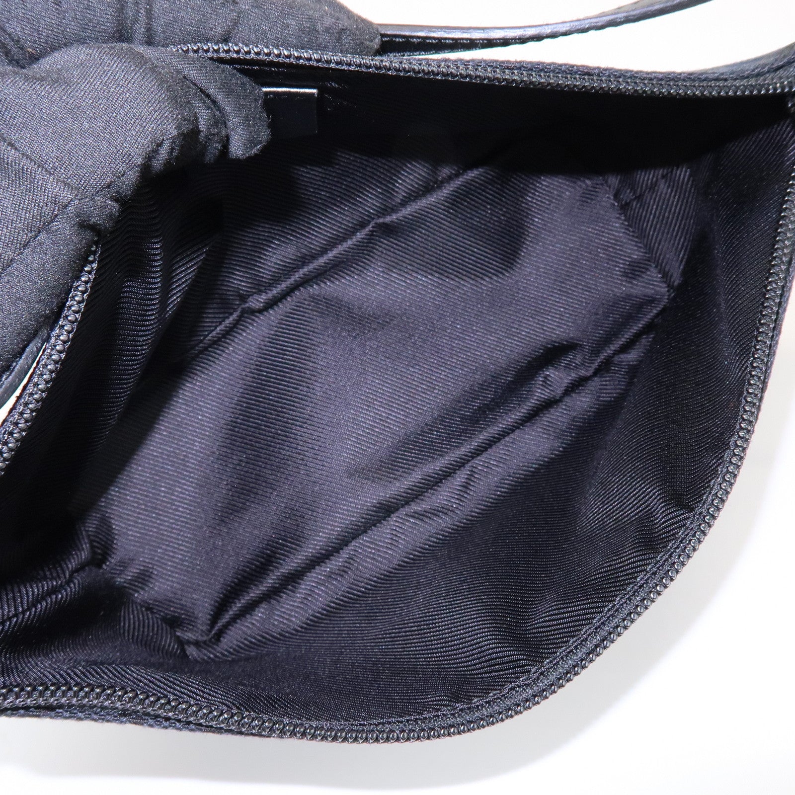 GUCCI Boat Bag GG Canvas Leather Accessory Pouch Hand Bag 039・1103