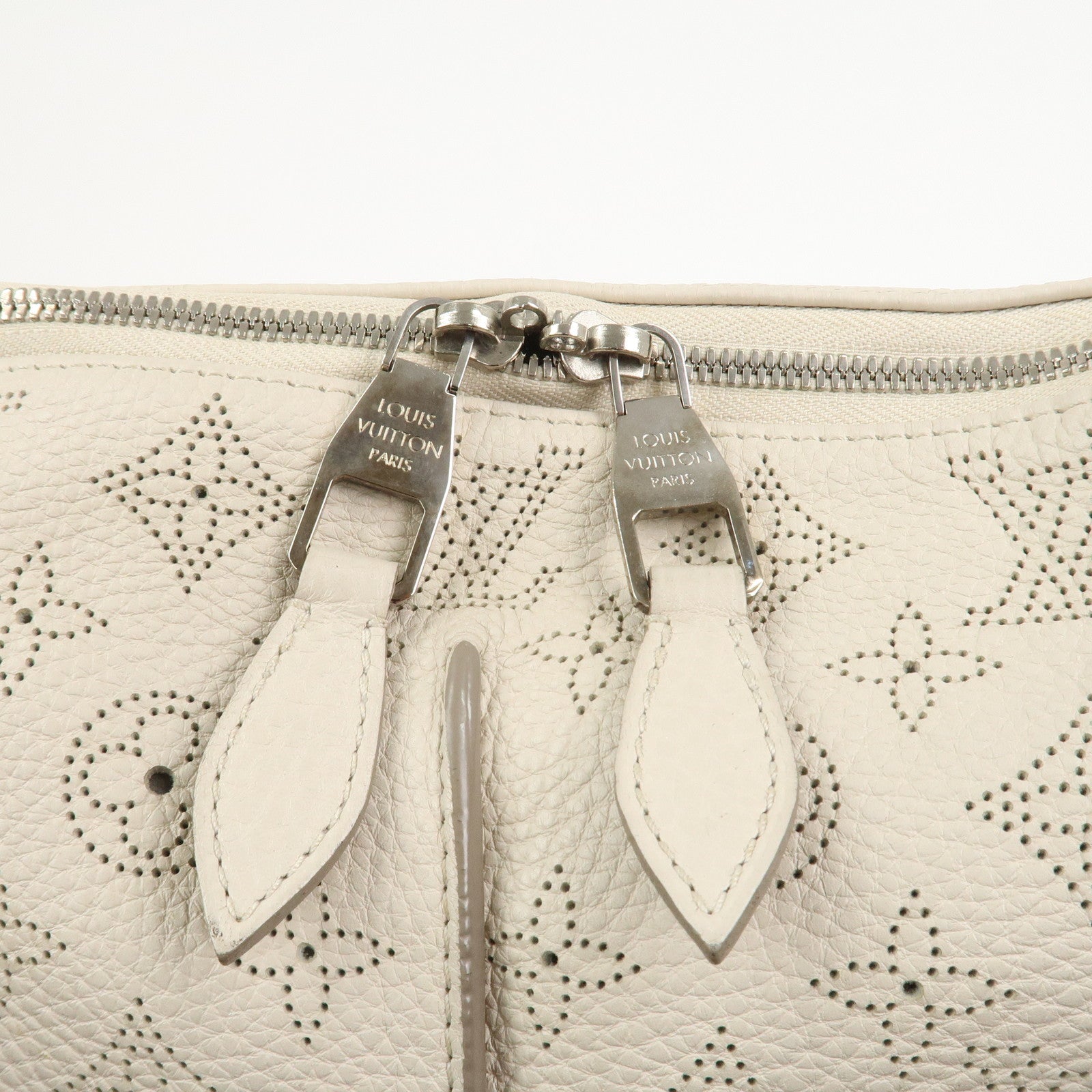 Louis Vuitton Monogram Mahina Selene PM Shoulder Bag Blanc M94275