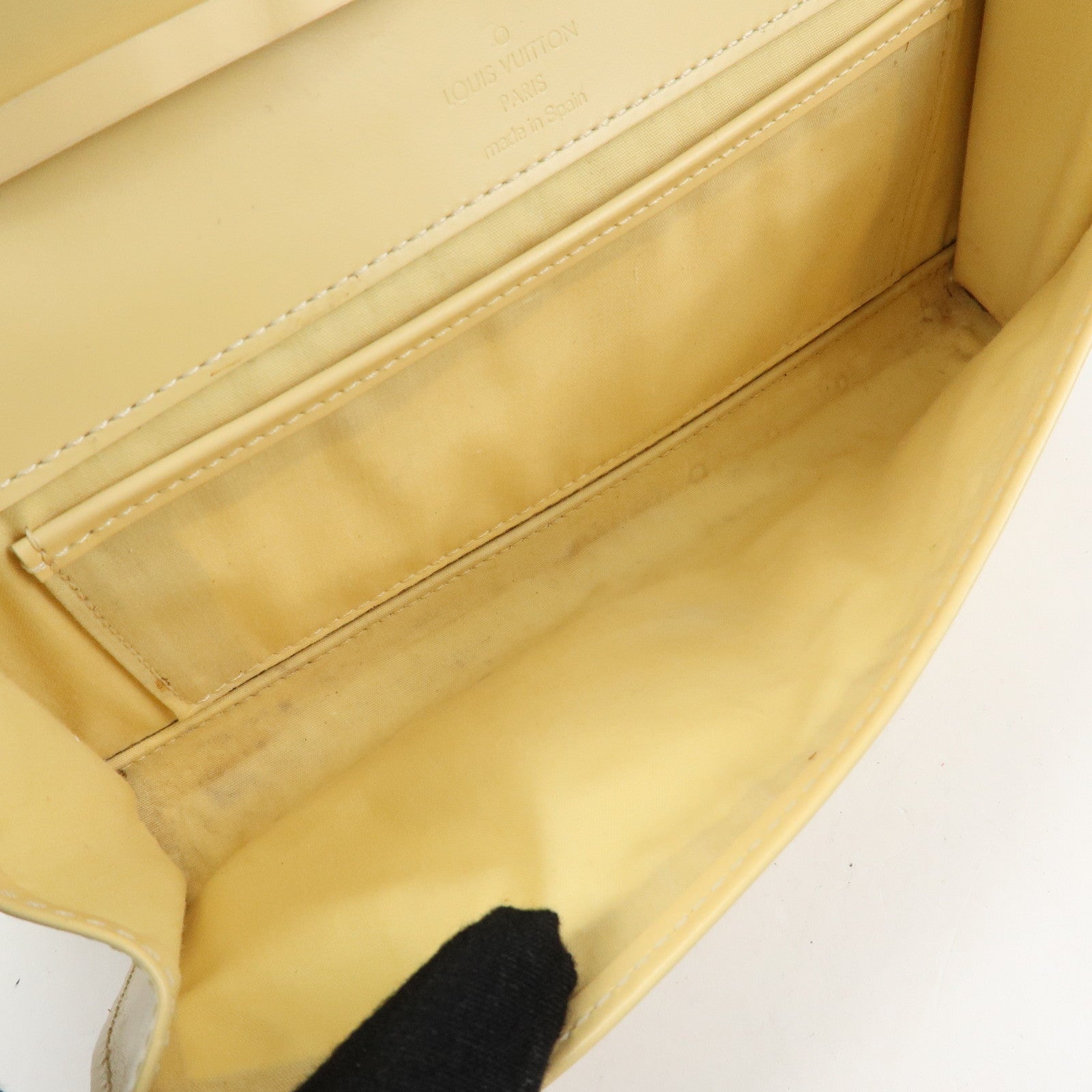 Louis Vuitton Epi Leather Honfleur Shoulder Bag Vanilla M5273A