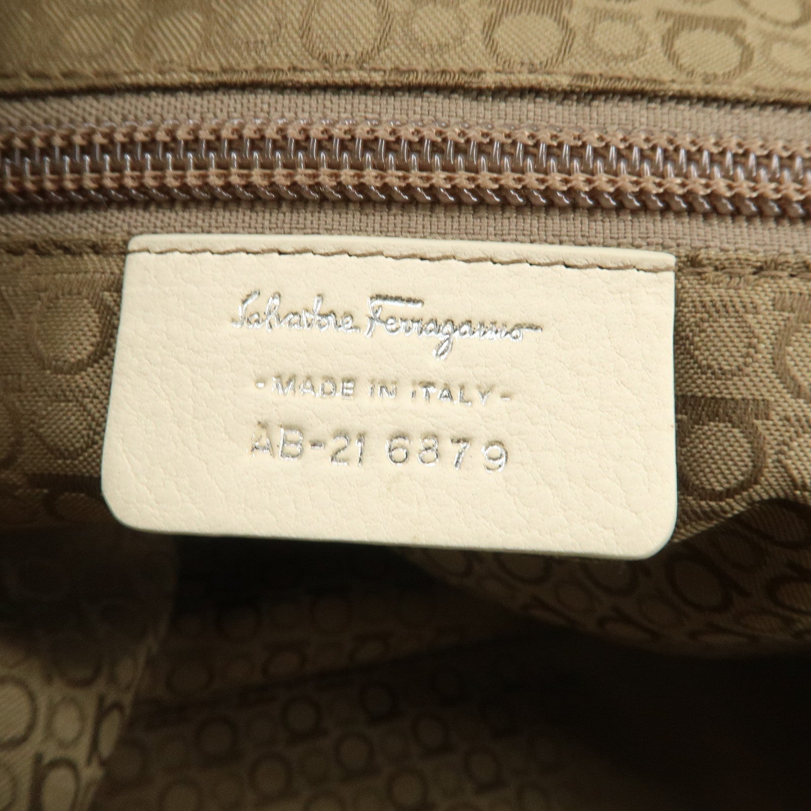 Ferragamo Gancini Logo Leather Shoulder Bag Hand Bag Beige
