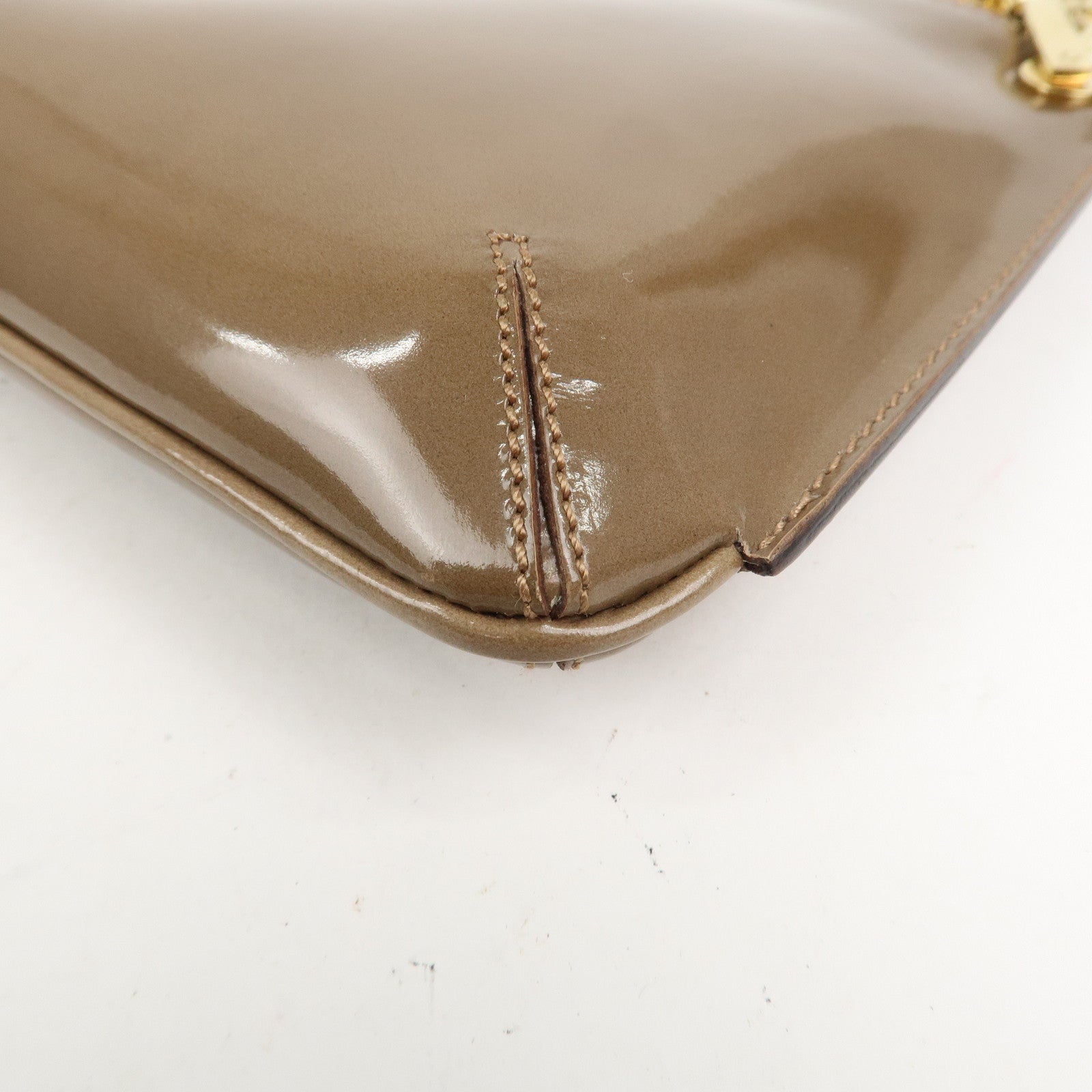 Ferragamo Gancini Patent Leather Chain Shoulder Bag Beige Gold HDW