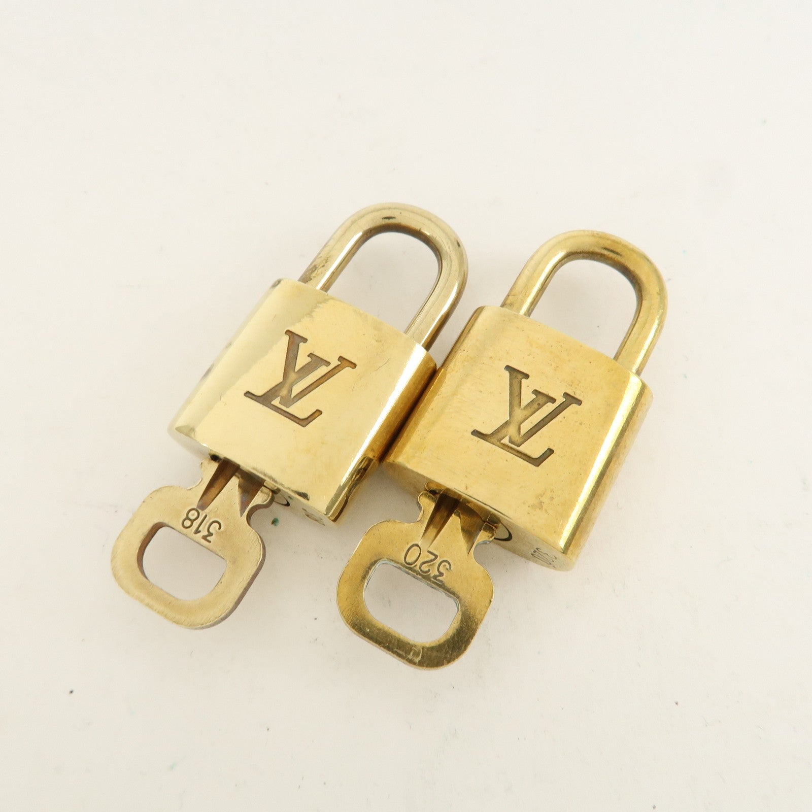 Louis Vuitton Set of 10 Lock & Key Cadena Key Lock Metal Gold Used