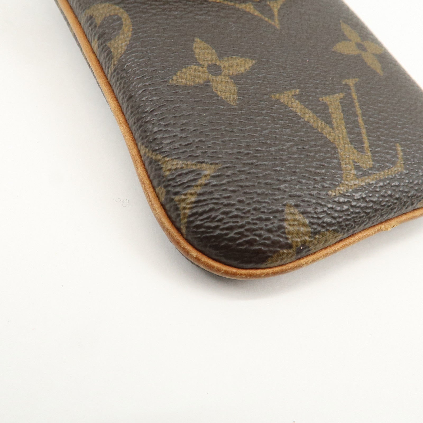 Louis Vuitton Monogram Etui Telefonne MM Brown M66546 Used