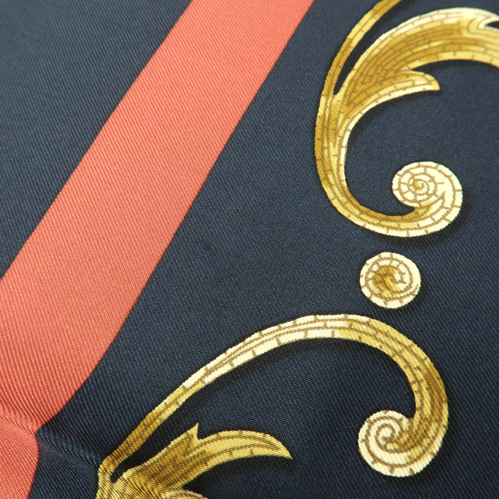 HERMES Carre 90 Silk 100% Scarf Cheval Jurc Blaqck Brown Red