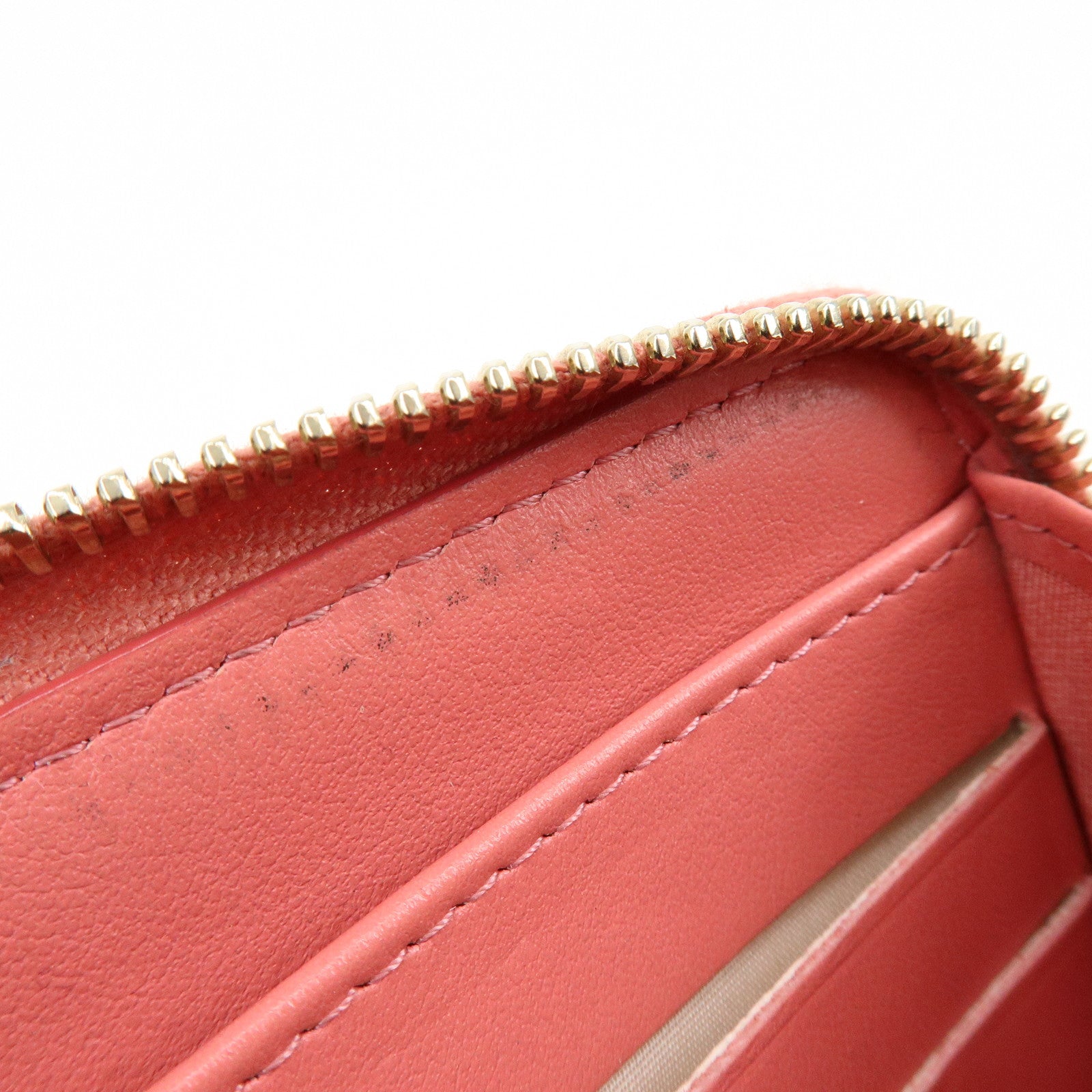 CHANEL Matelasse Caviarskin Round Zippy Long Wallet Pink A82281