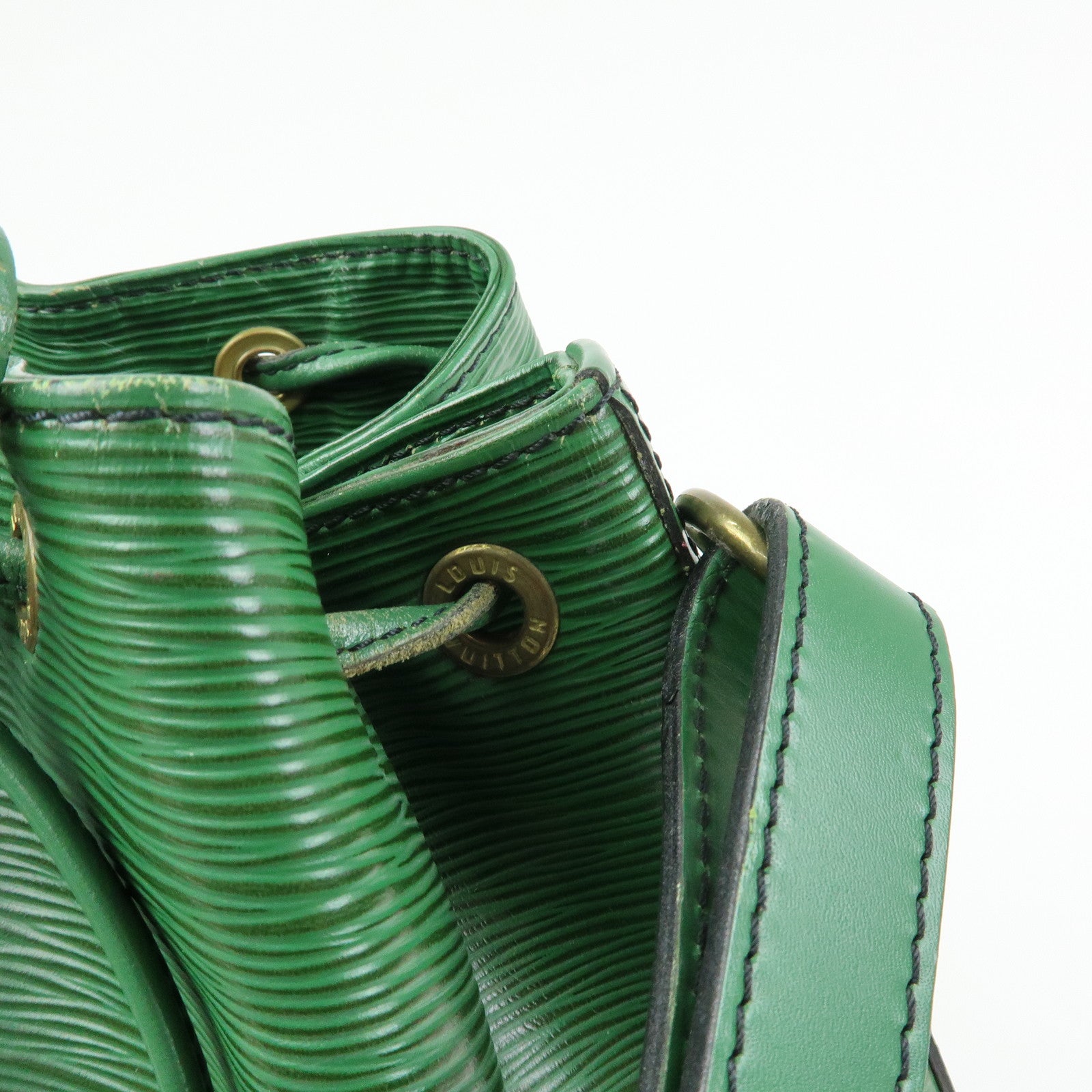 Louis Vuitton Epi Petit Noe Shoulder Bag Borneo Green M44104