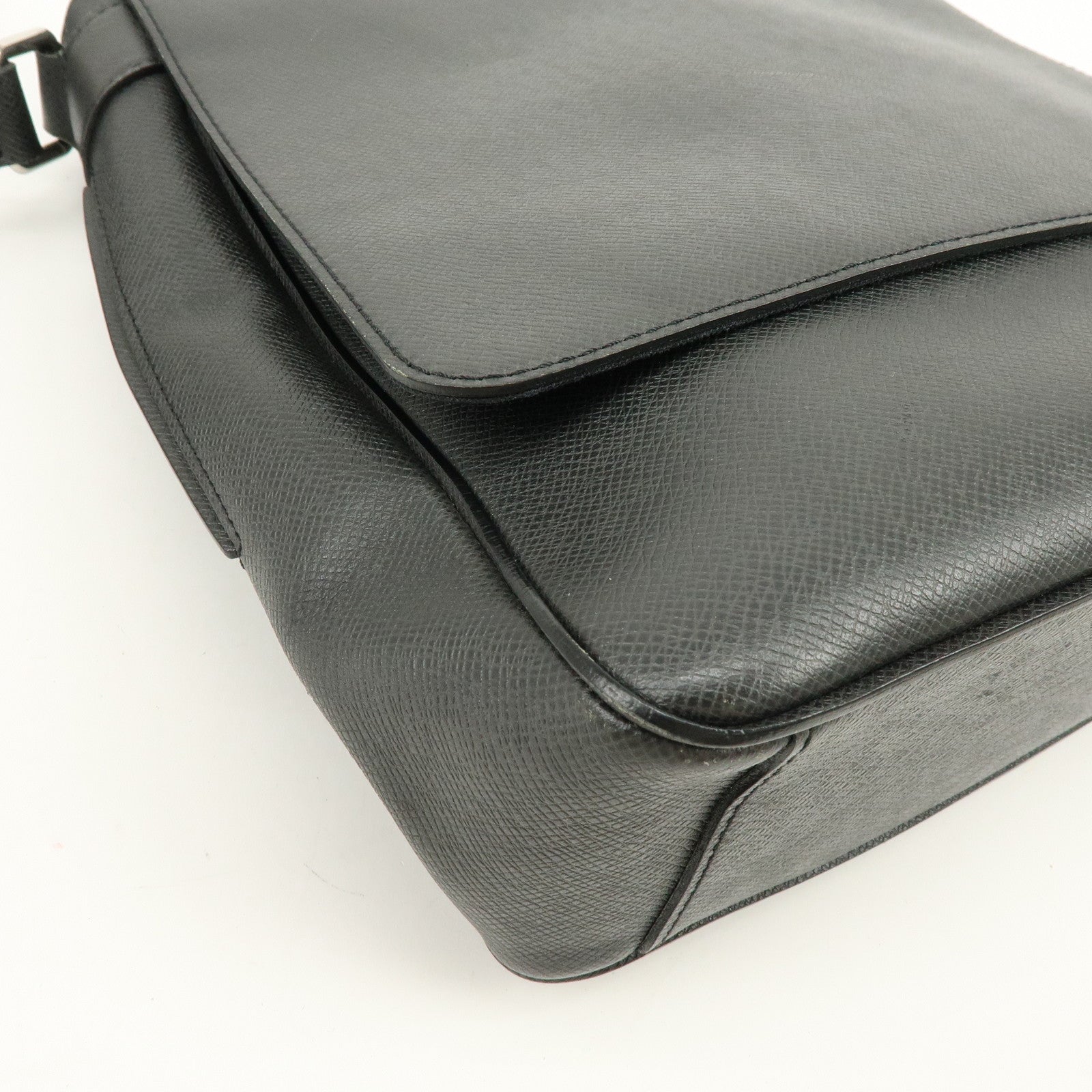 Louis Vuitton Taiga Leather Romain Shoulder Bag Ardoise M32852