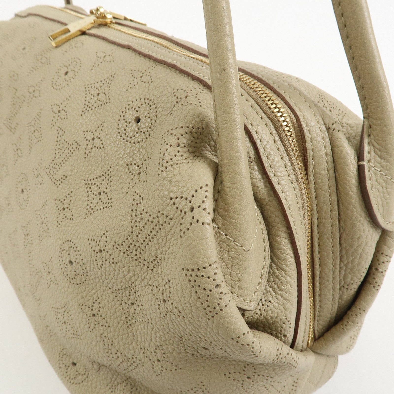 Louis Vuitton Galatea MM Leather Shoulder Bag Coquille Beige M93852