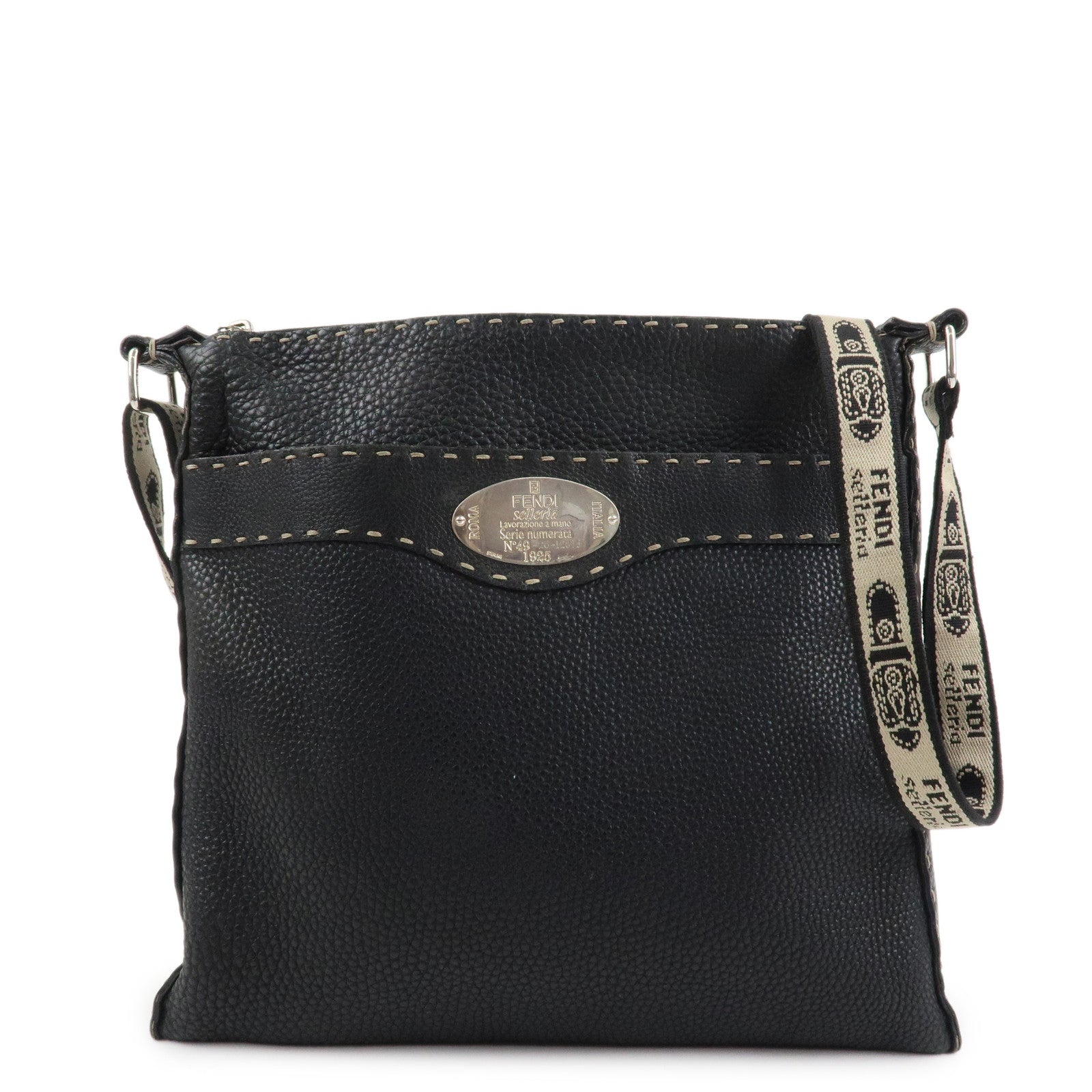 FENDI Selleria Leather Shoulder Bag Crossbody Bag Black 8BT109