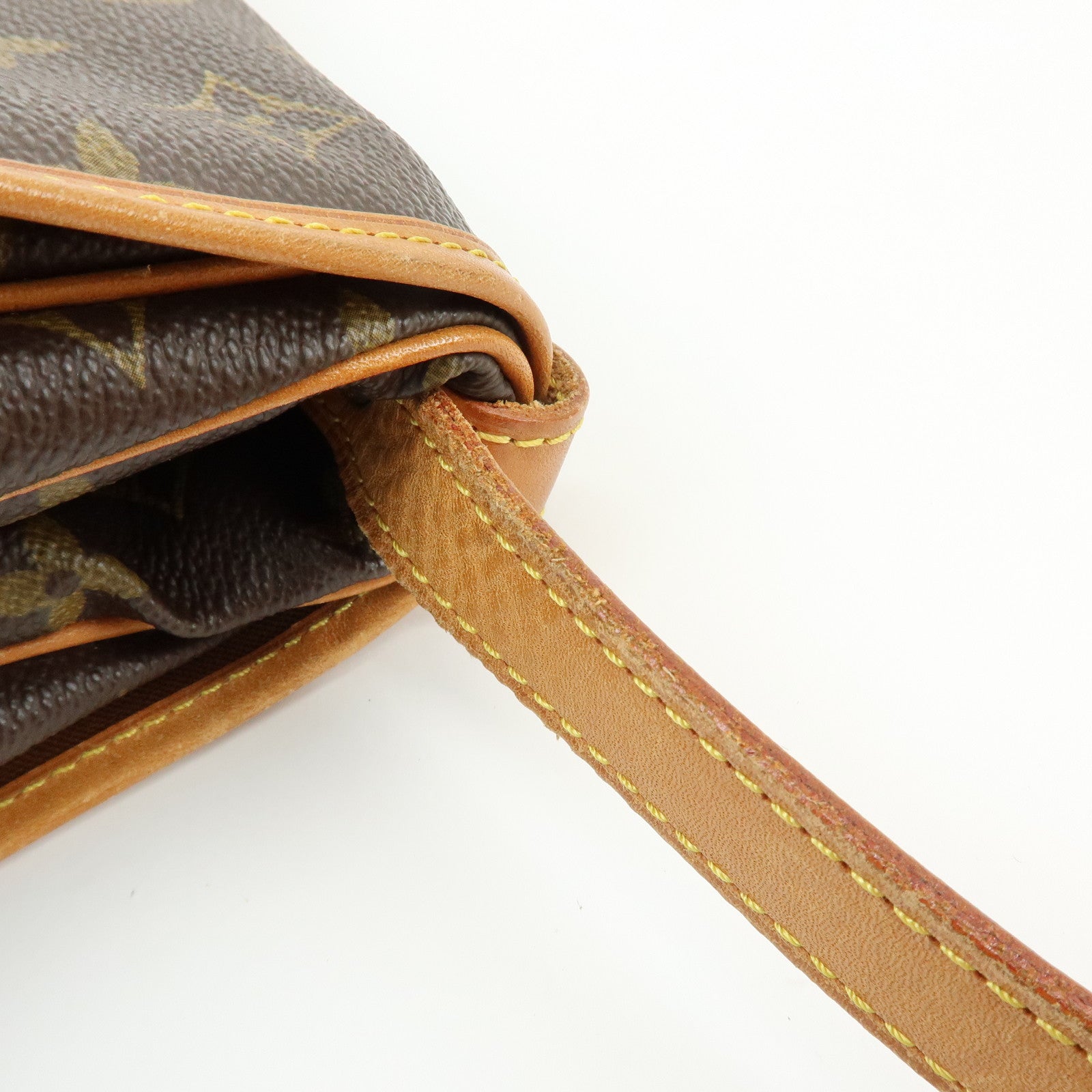 Louis Vuitton Monogram Saumur 30 Shoulder Bag Brown M42256