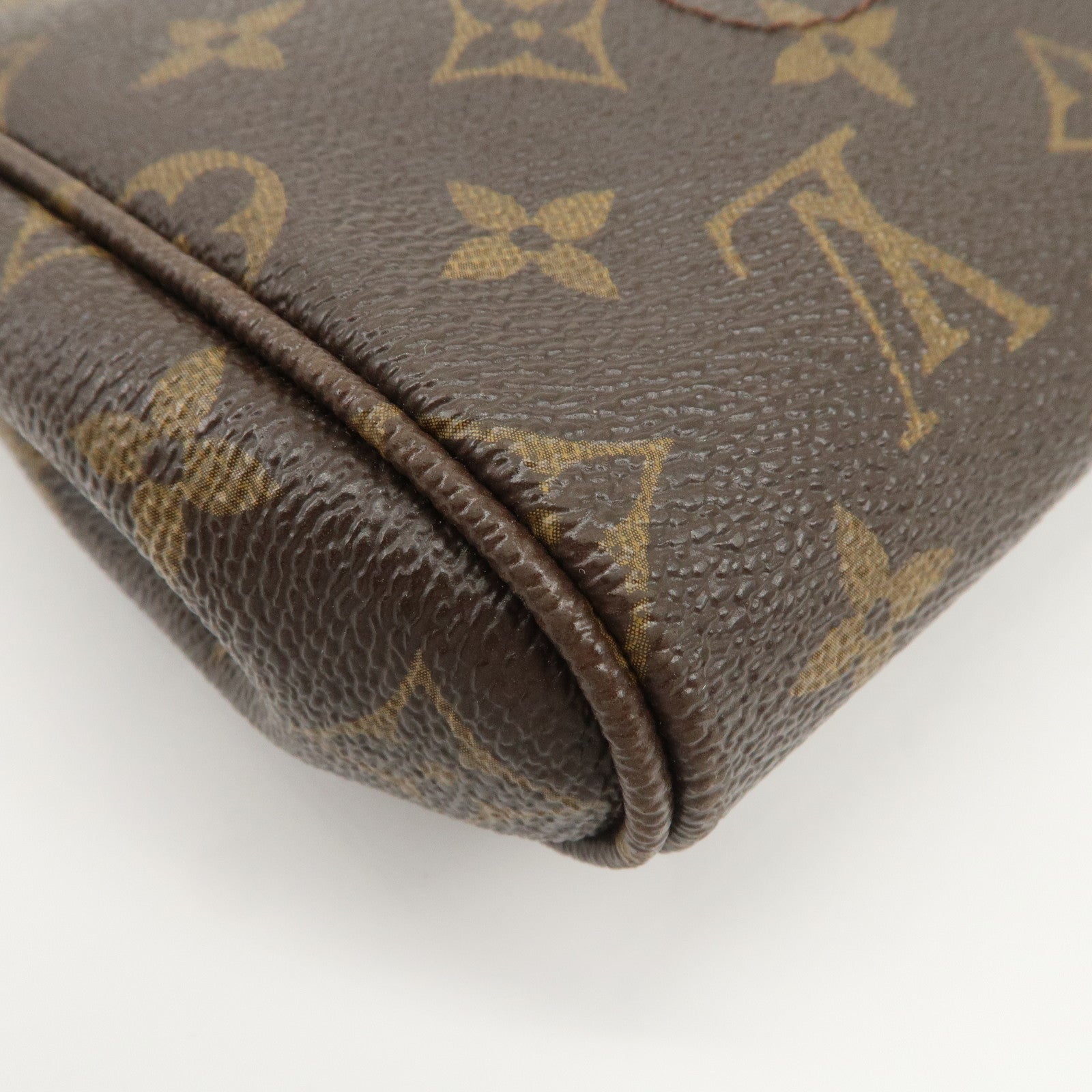 Louis Vuitton Monogram Favorite MM Shoulder Bag Brown M40718