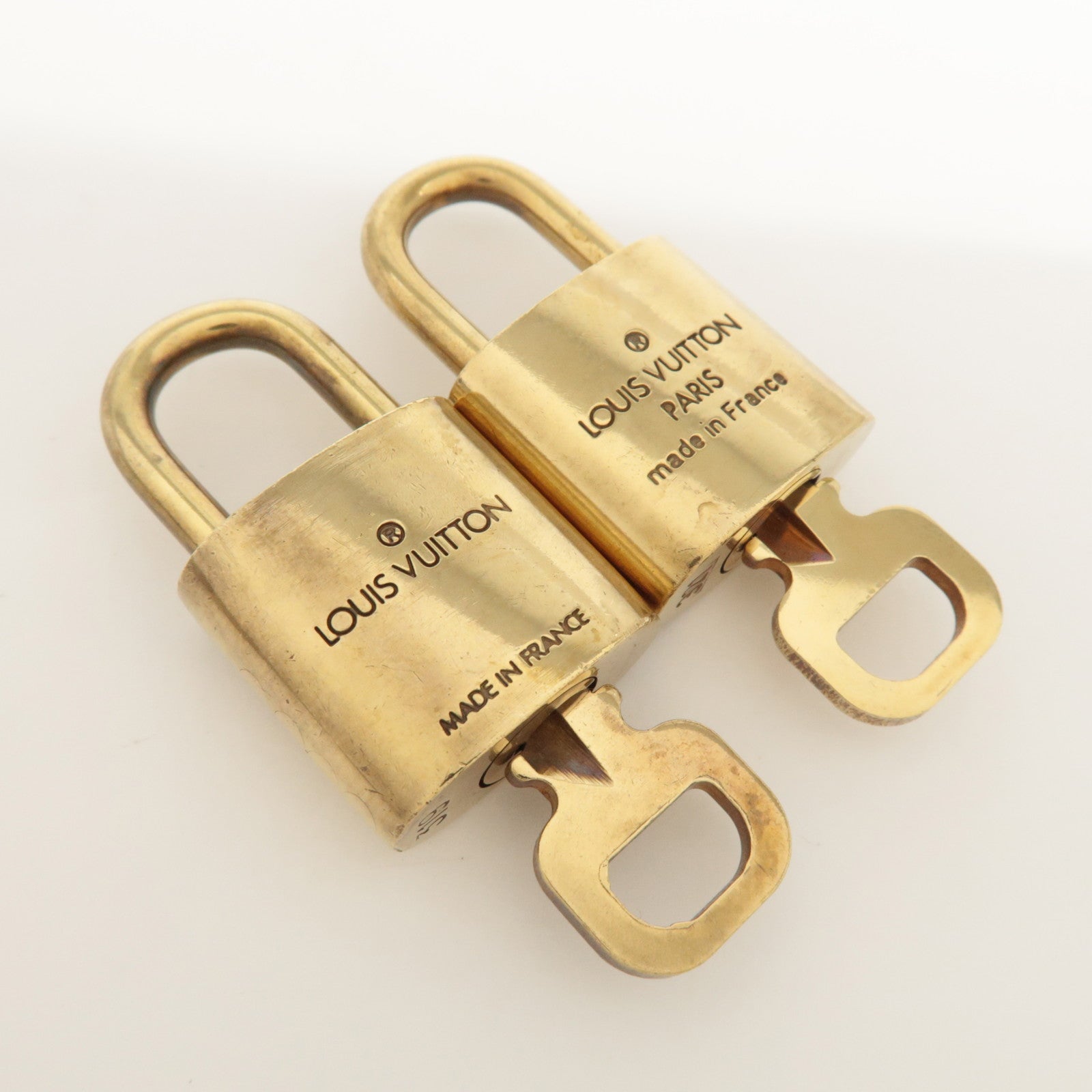 Louis Vuitton Set of 10 Lock & Key Cadena Key Lock Metal Gold Used