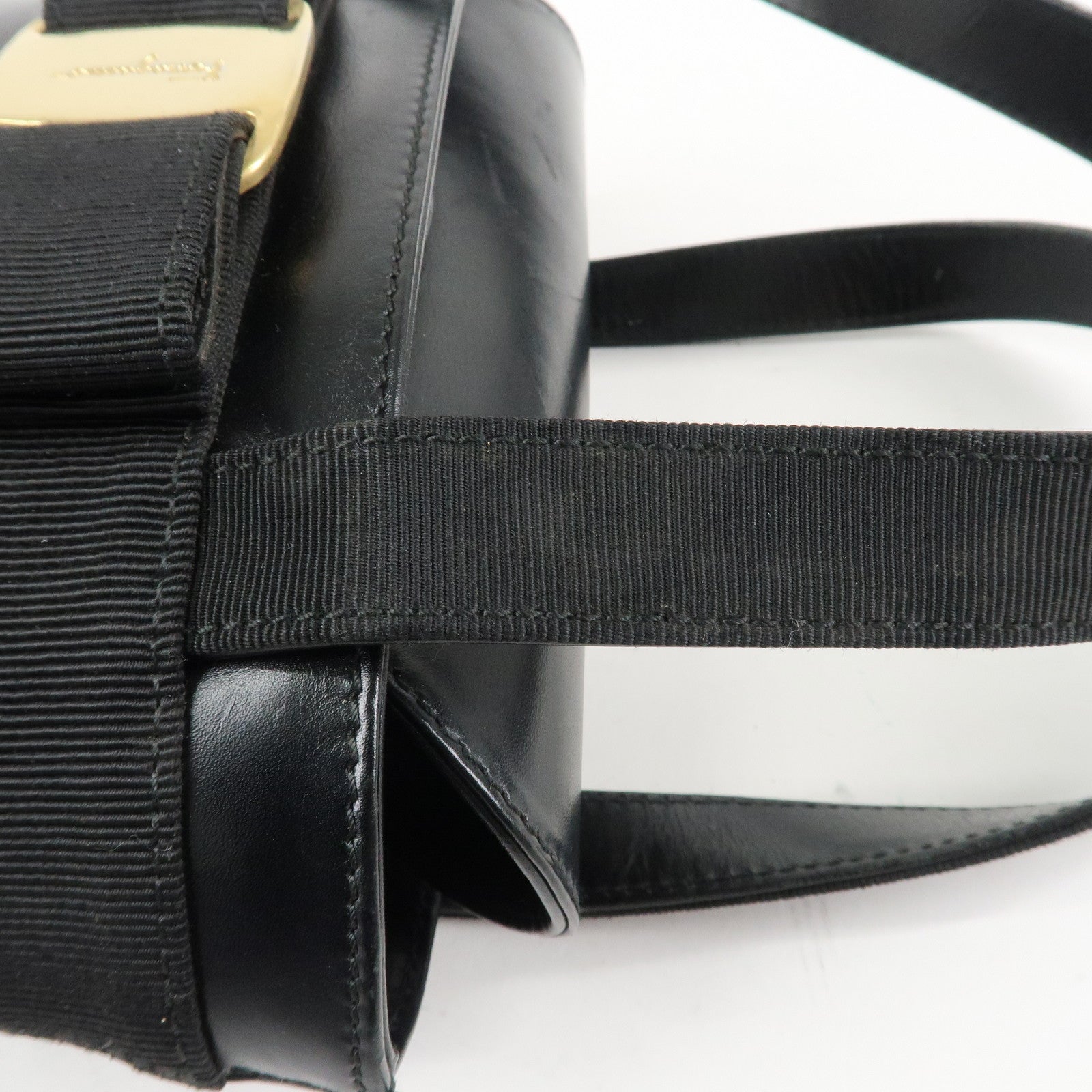 Ferragamo Vara Ribbon Leather Hand Bag Gold HDW Black Used