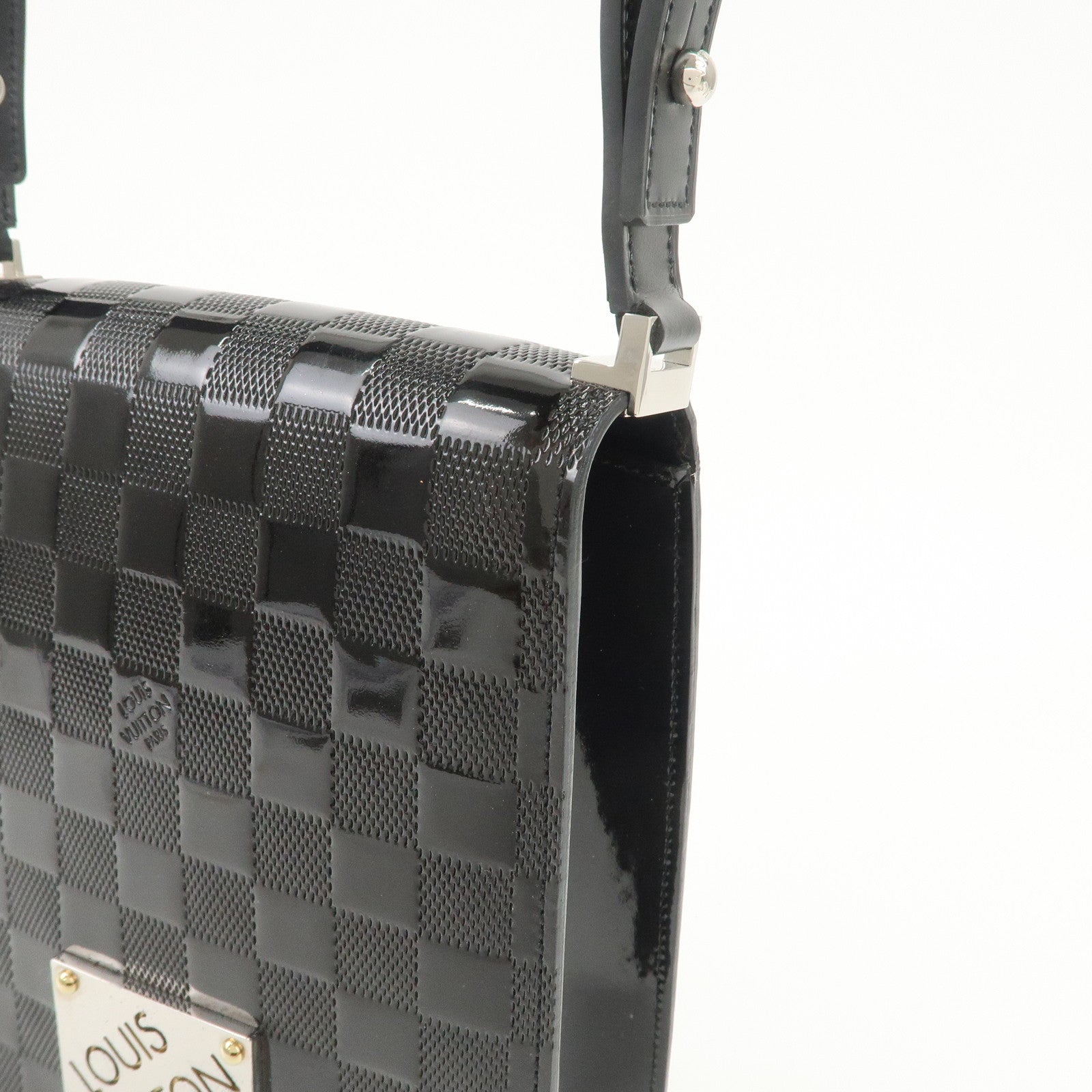 Louis Vuitton Damier Vernis Club Shoulder Bag Noir M92127