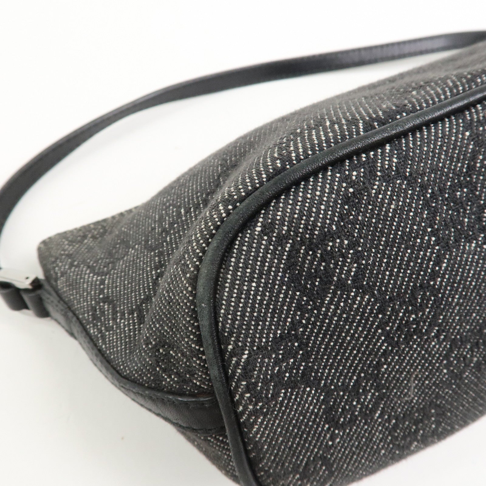 GUCCI Boat Bag GG Canvas Leather Accessory Pouch Black 07198