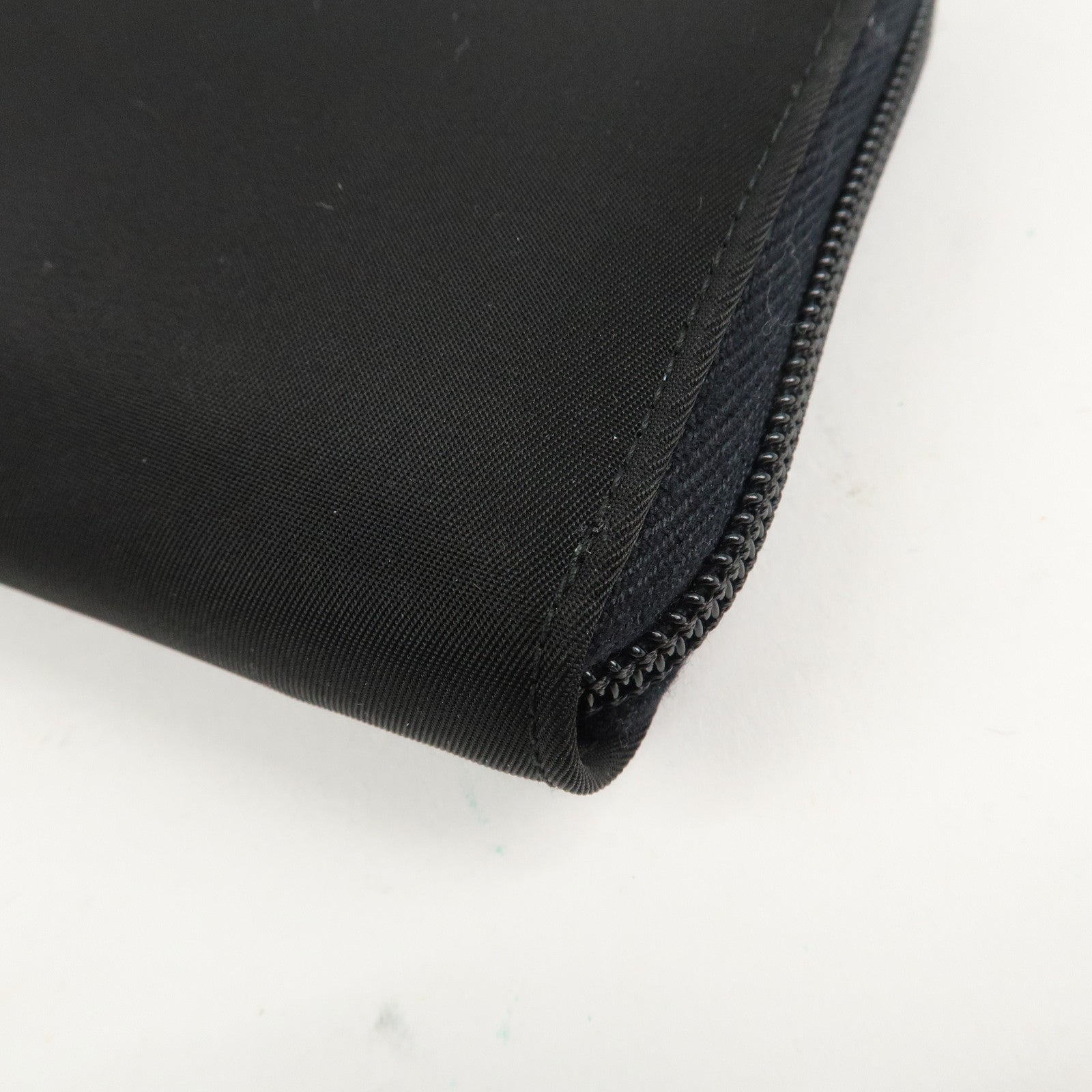 PRADA Nylon Leather Round Zippy Long Wallet Black M822 Used