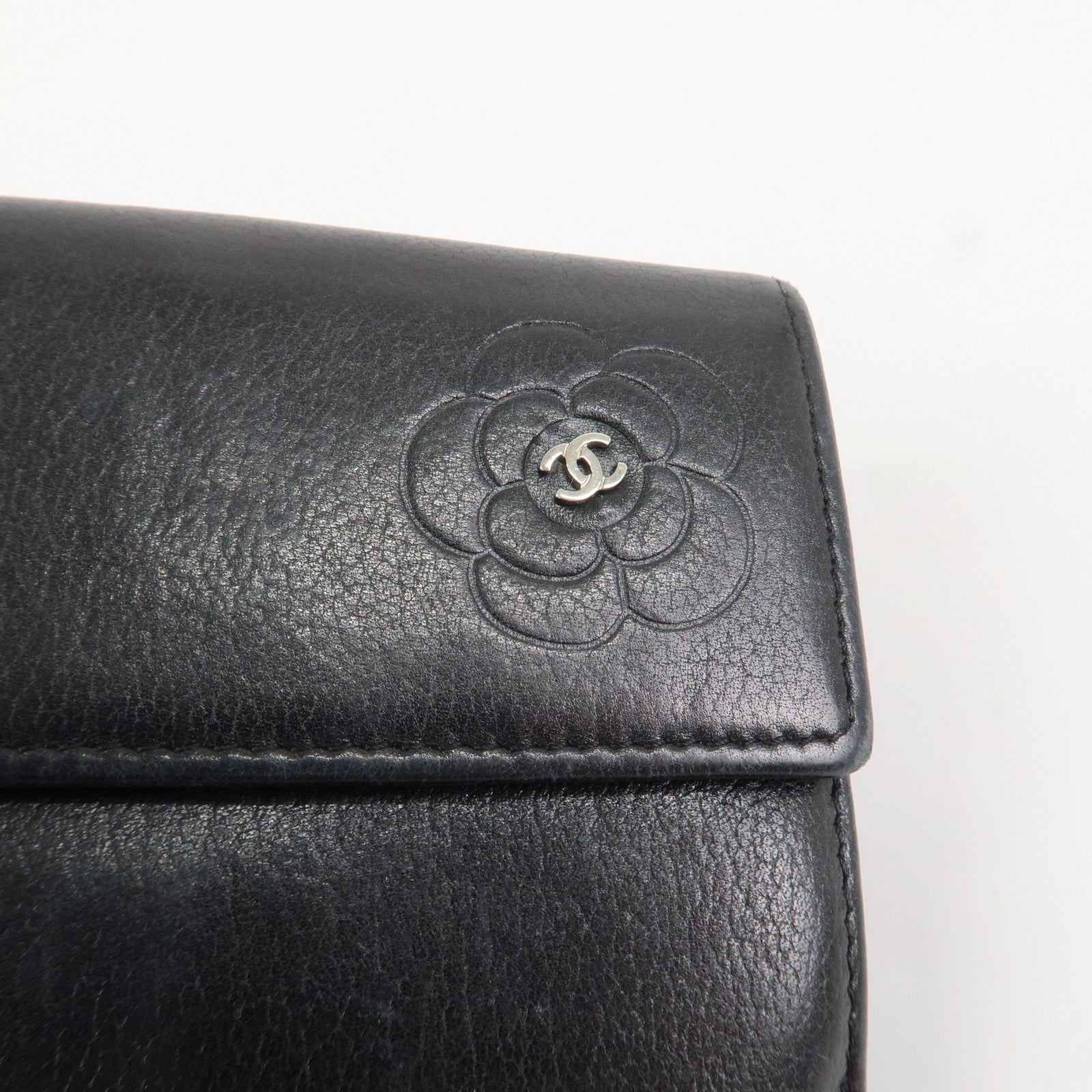 CHANEL COCO Mark Camelia Leather Bi-fold Compact Wallet Black